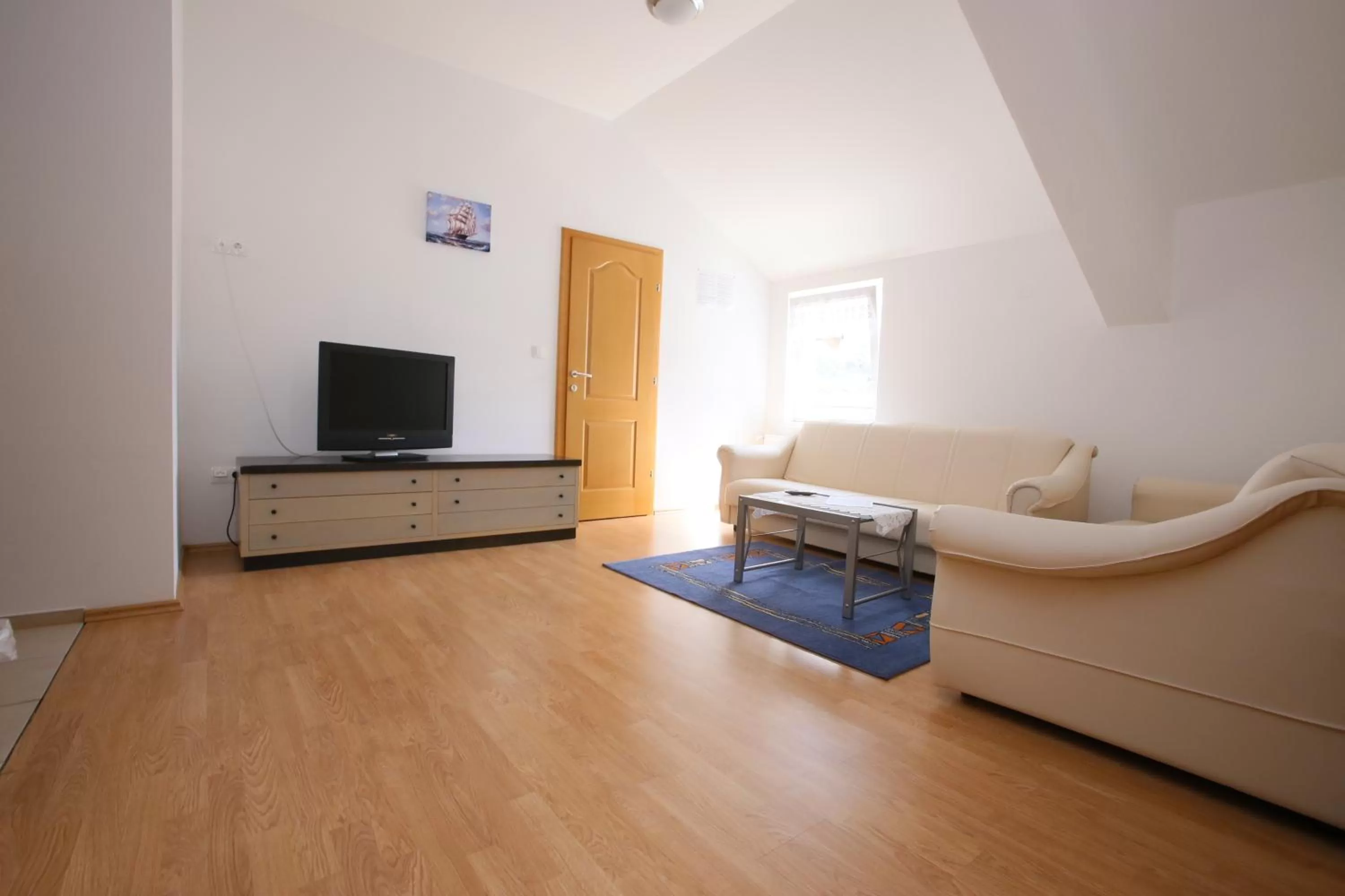 Seating area in Motel Maks