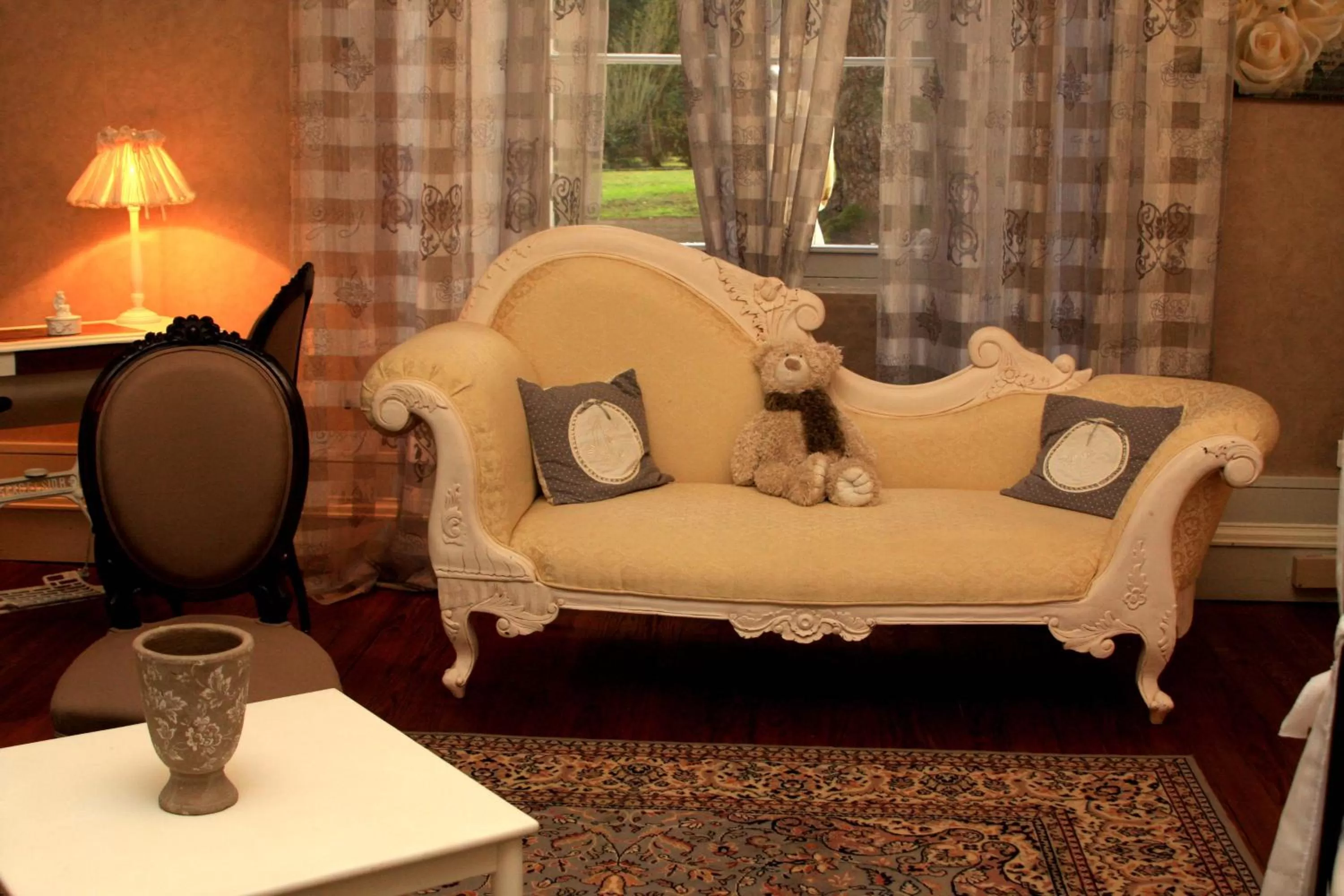 Photo of the whole room in Château la Moune