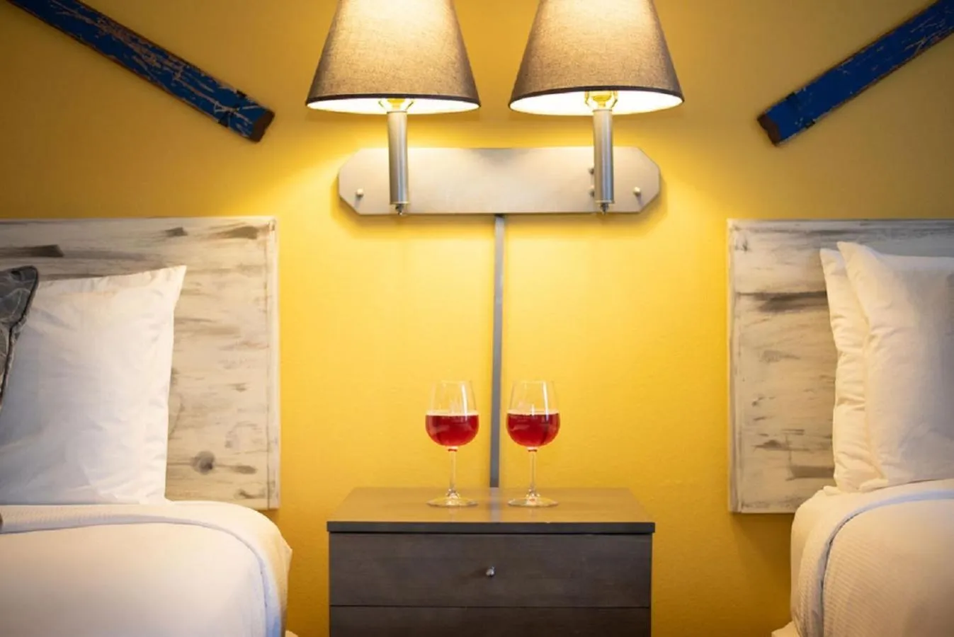 Bed in Mountain Inn at Lutsen