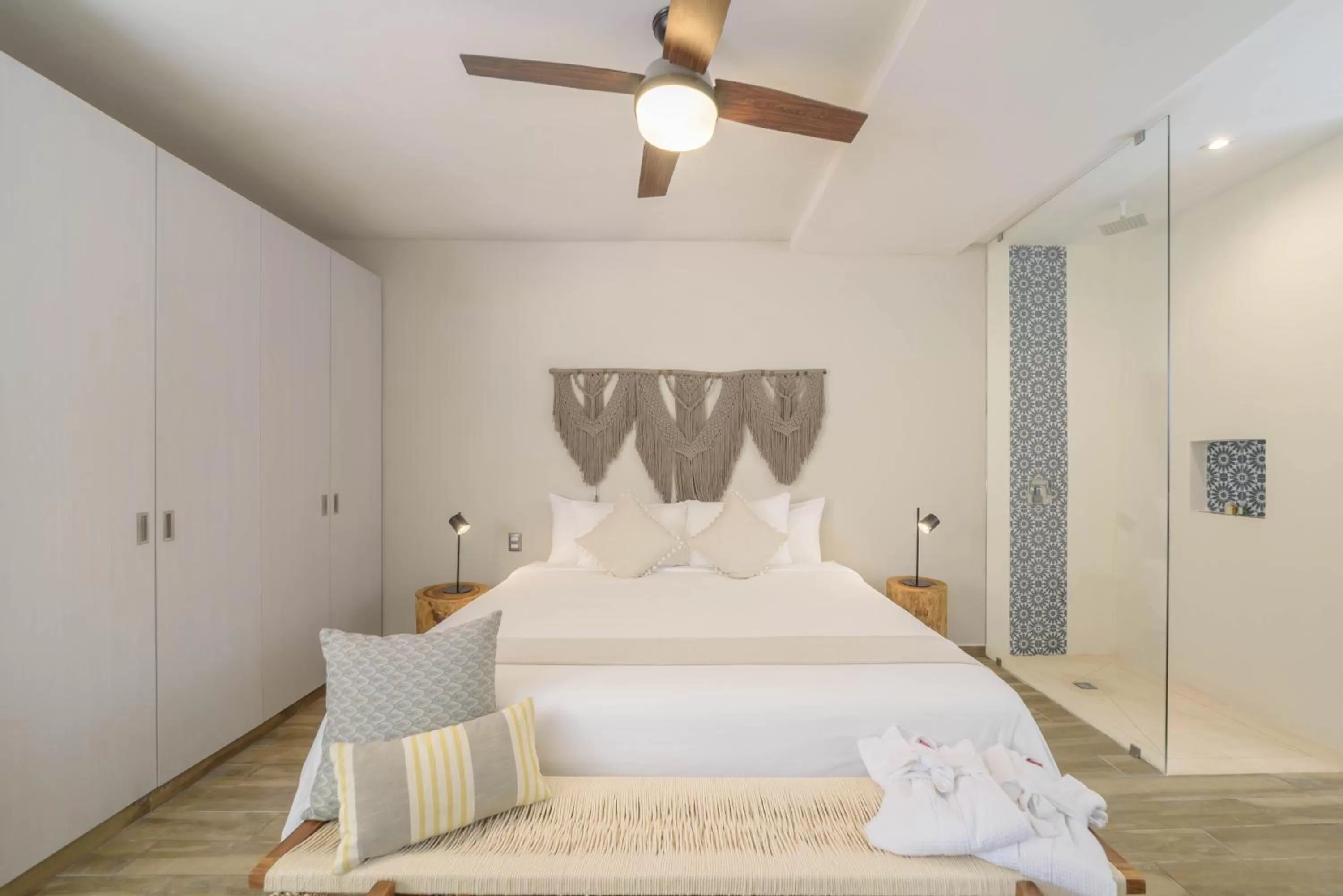 Bed in KASA Hotel Kuyen - Adults Only