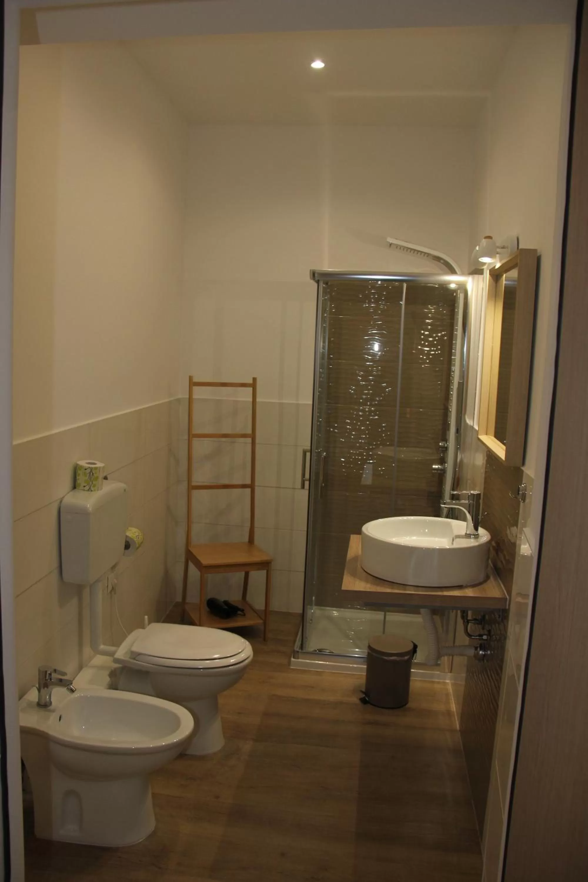 Toilet in B&B Matteo Bonello