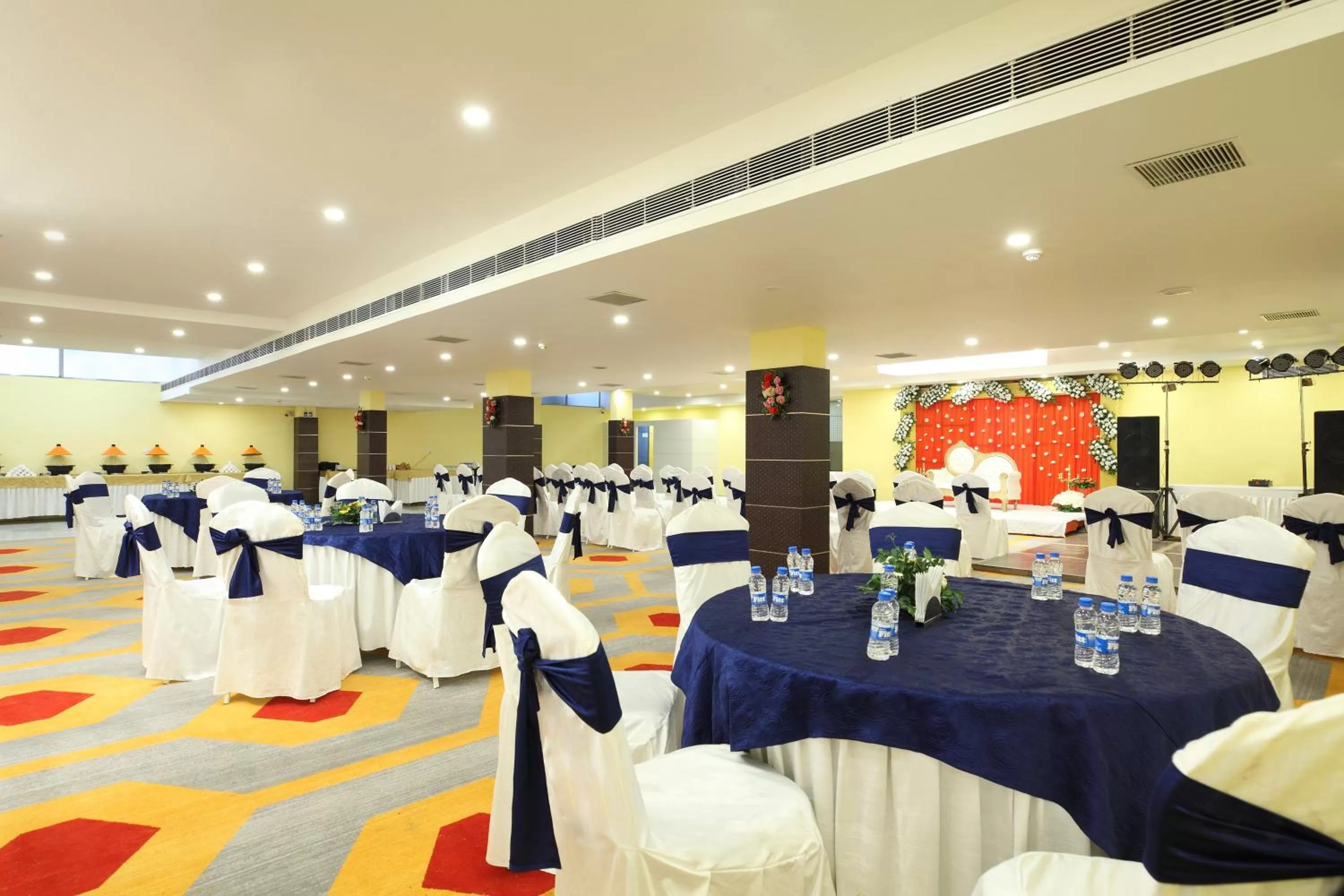 Banquet/Function facilities in Click Hotel Transport Nagar