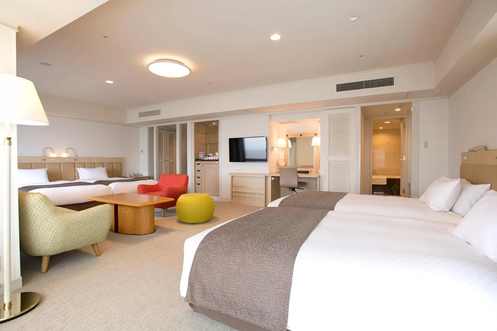 Bedroom in Hotel Nikko Kansai Airport - 3 mins walk to the airport