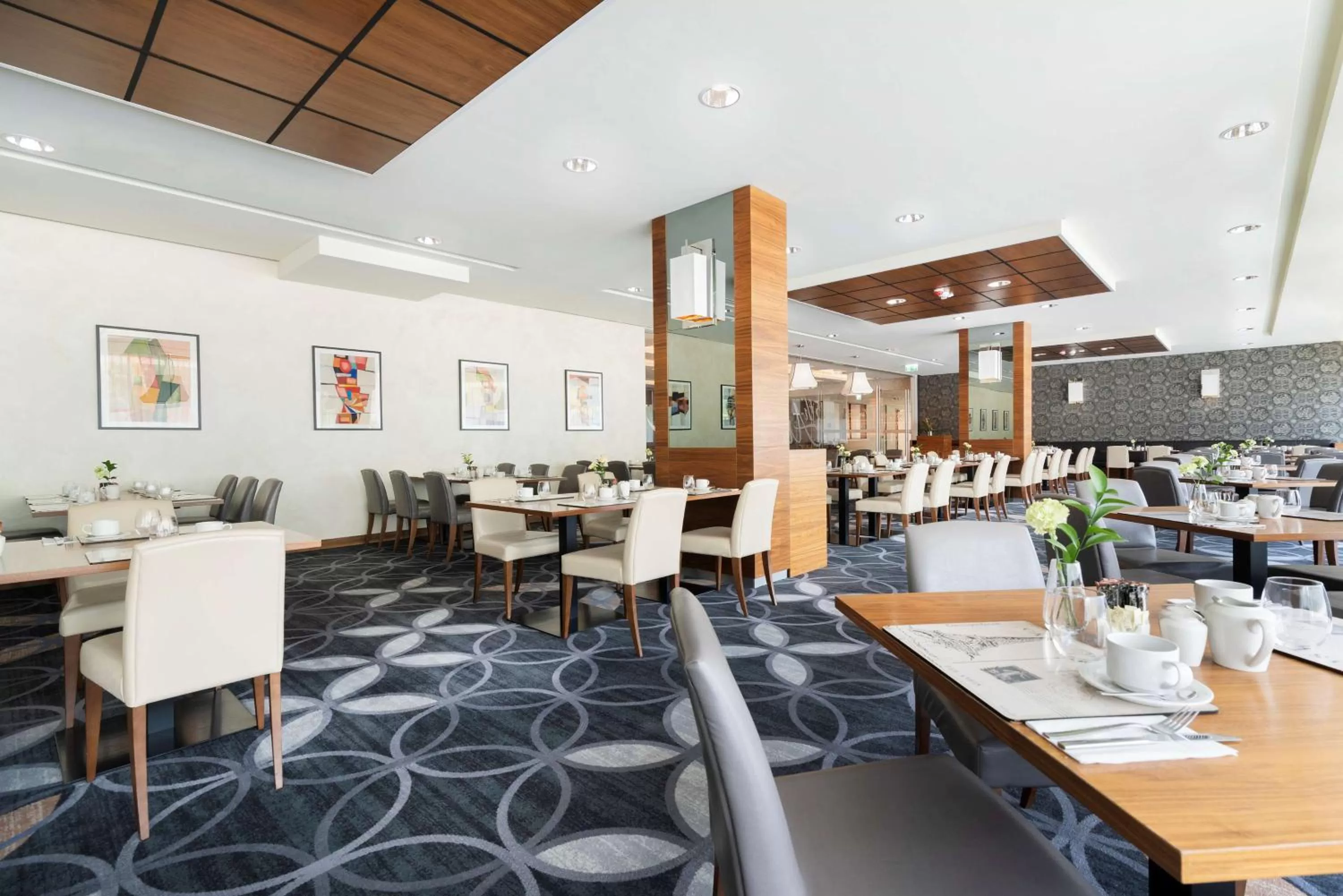 Restaurant/places to eat in DoubleTree by Hilton Krakow Hotel & Convention Center