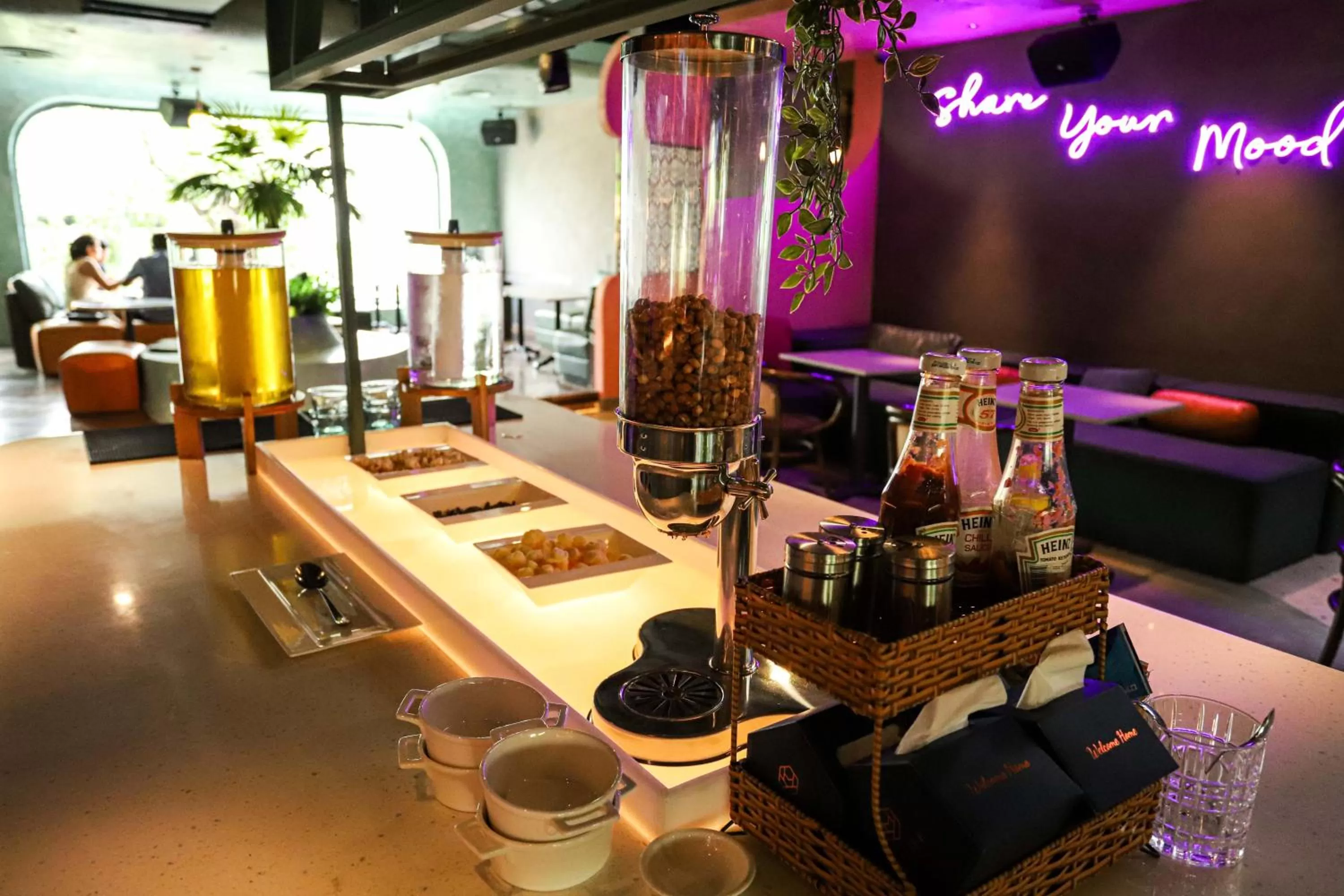 Restaurant/places to eat in HOME Hotel