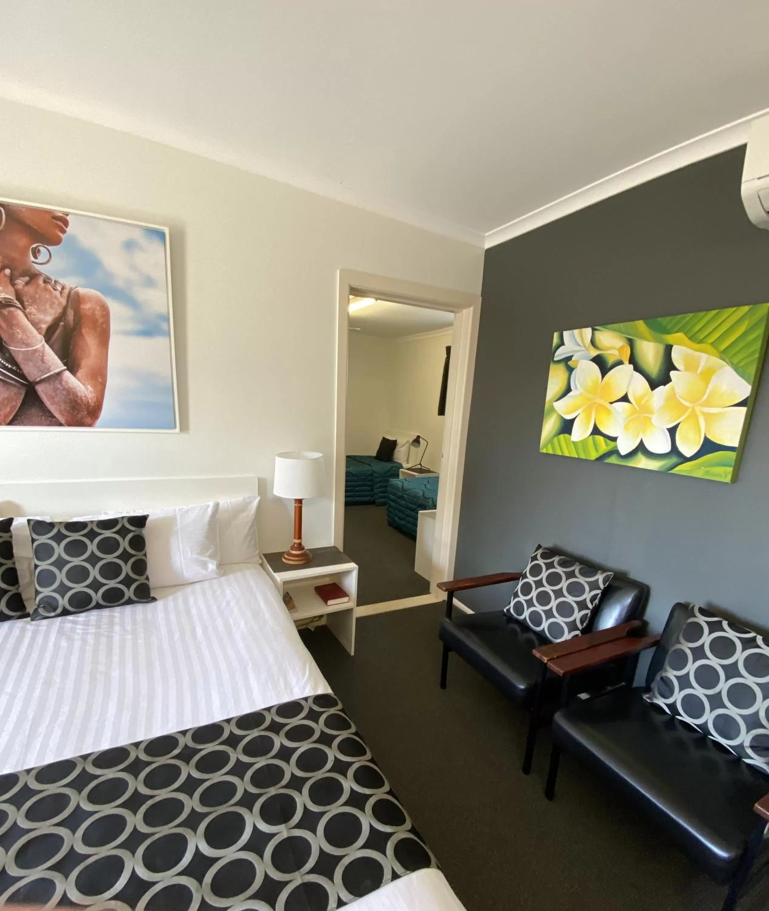 Property building, Bed in Centrepoint Midcity Motor Inn