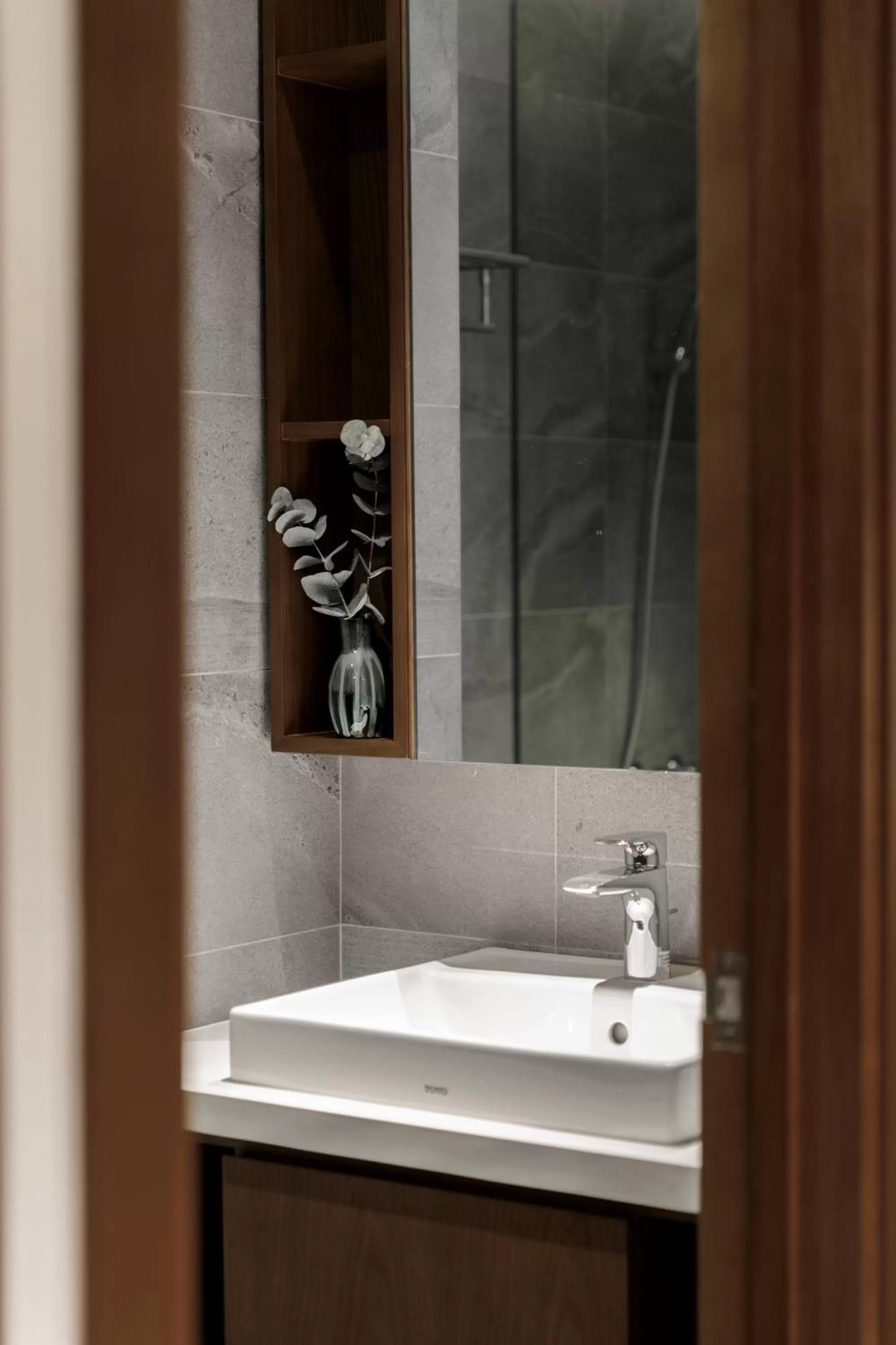 Shower in DHTS Business Hotel & Apartment