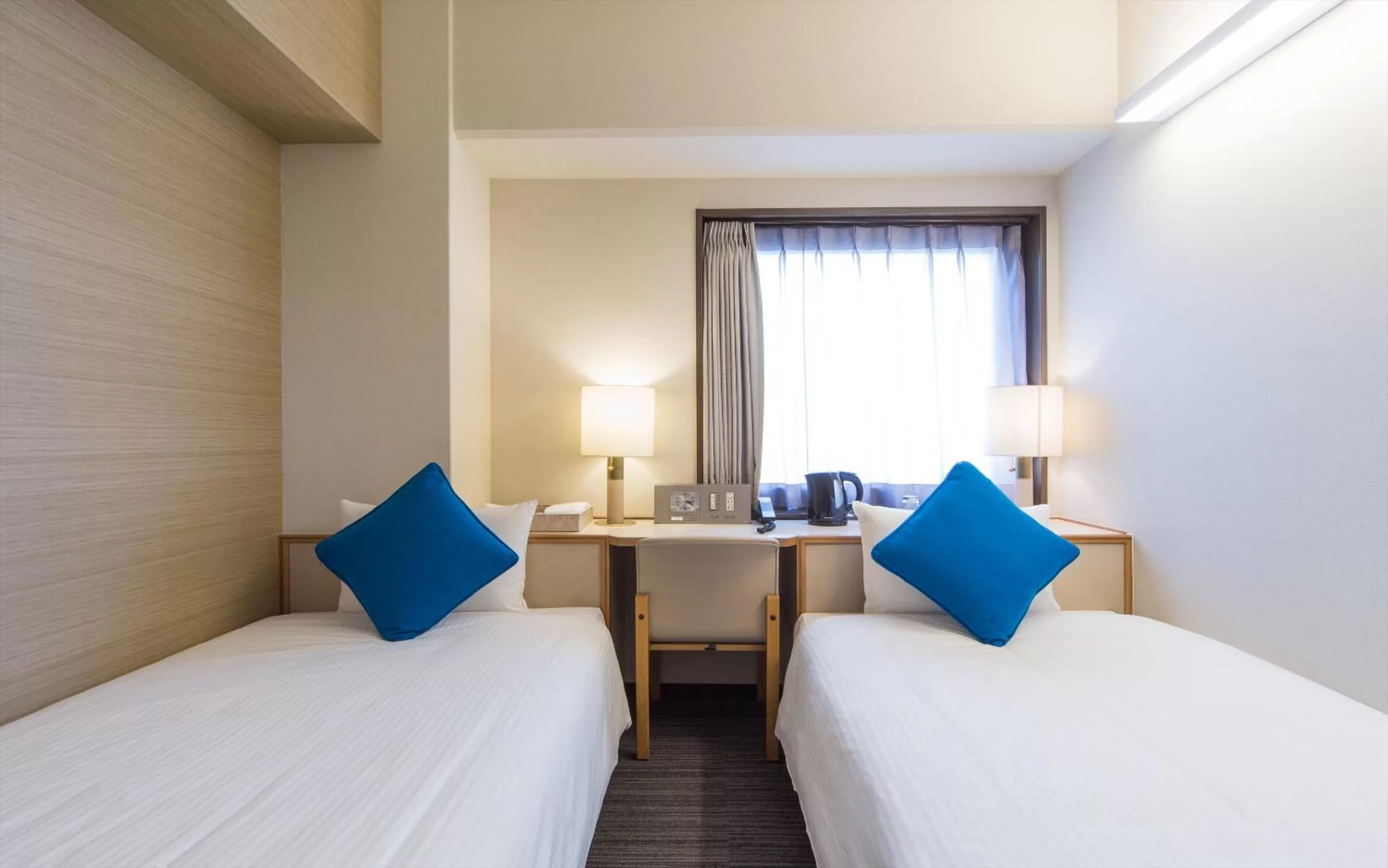 Photo of the whole room in Hotel Sun White