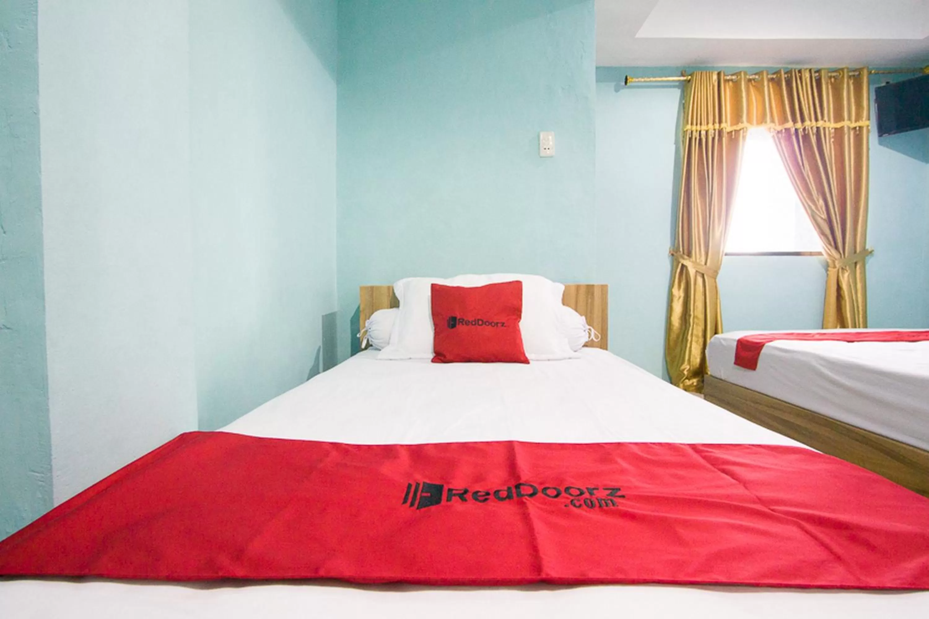 Bedroom, Bed in RedDoorz near Mikie Holiday Funland Berastagi