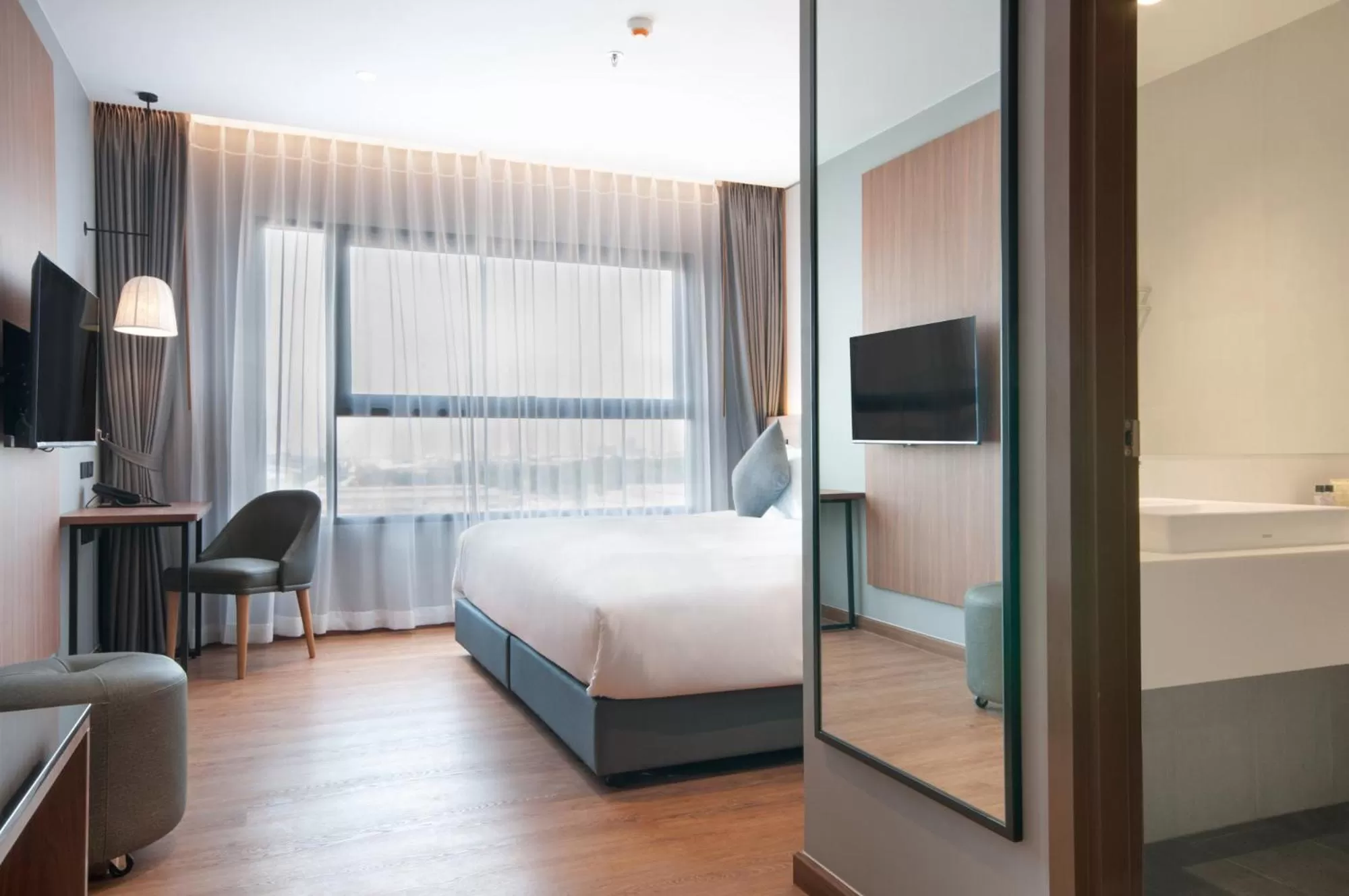 hair dresser, Bed in Best Western Chatuchak