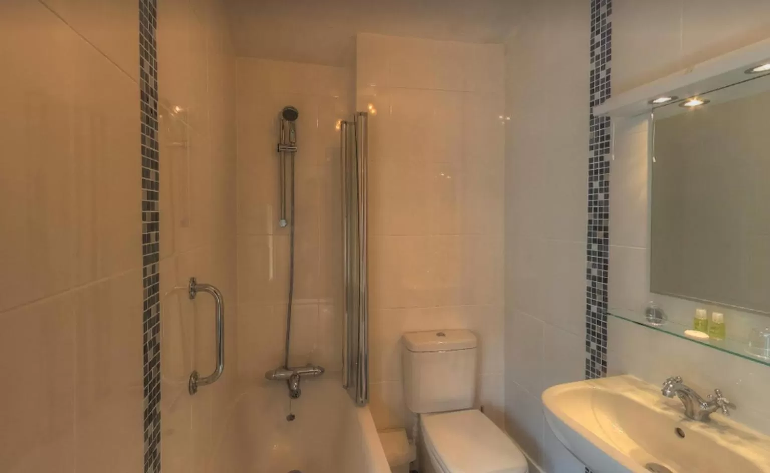 Bathroom in Kersbrook Guest Accommodation