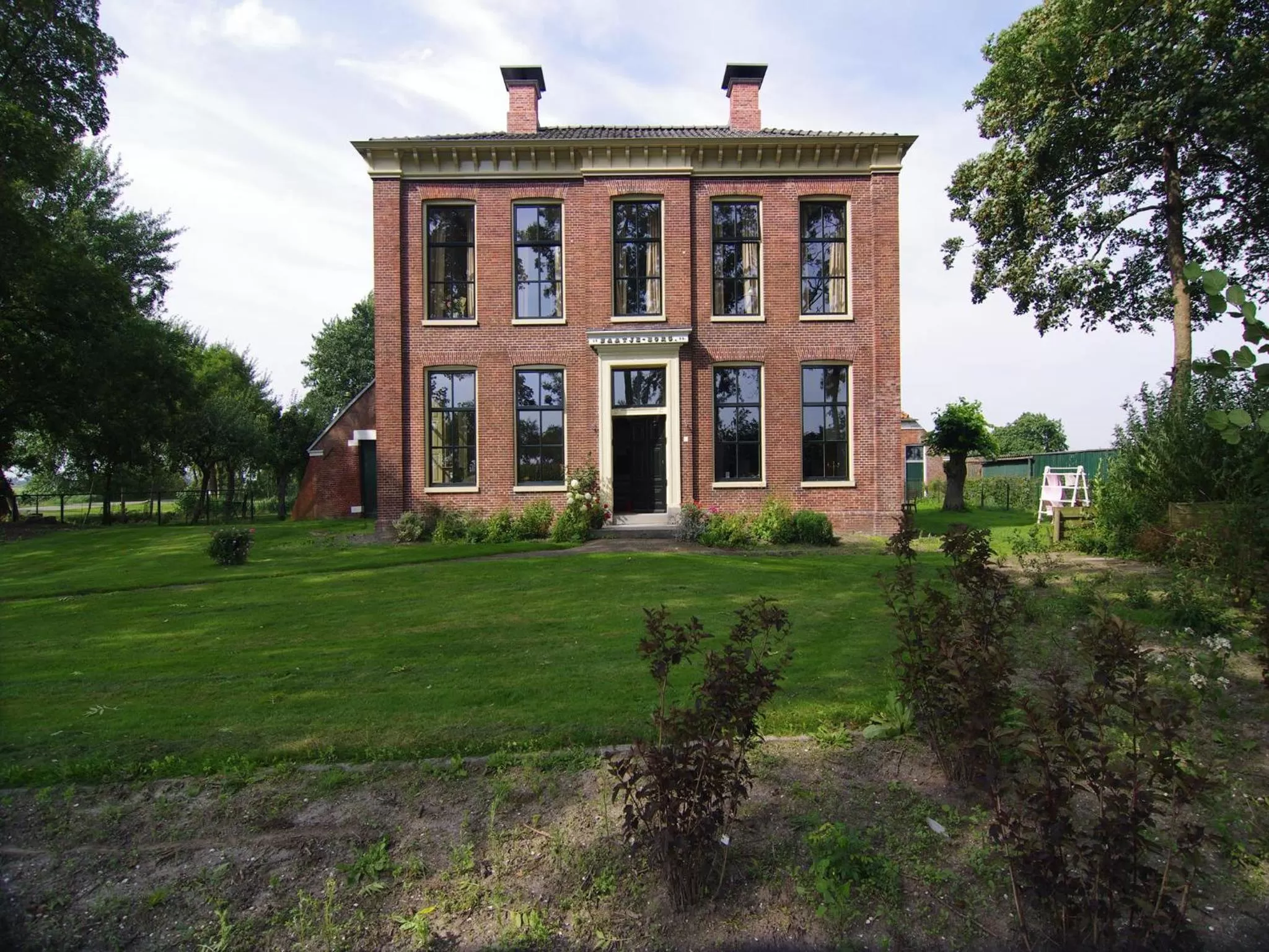 Facade/entrance, Property Building in Bed and Breakfast Batenborg