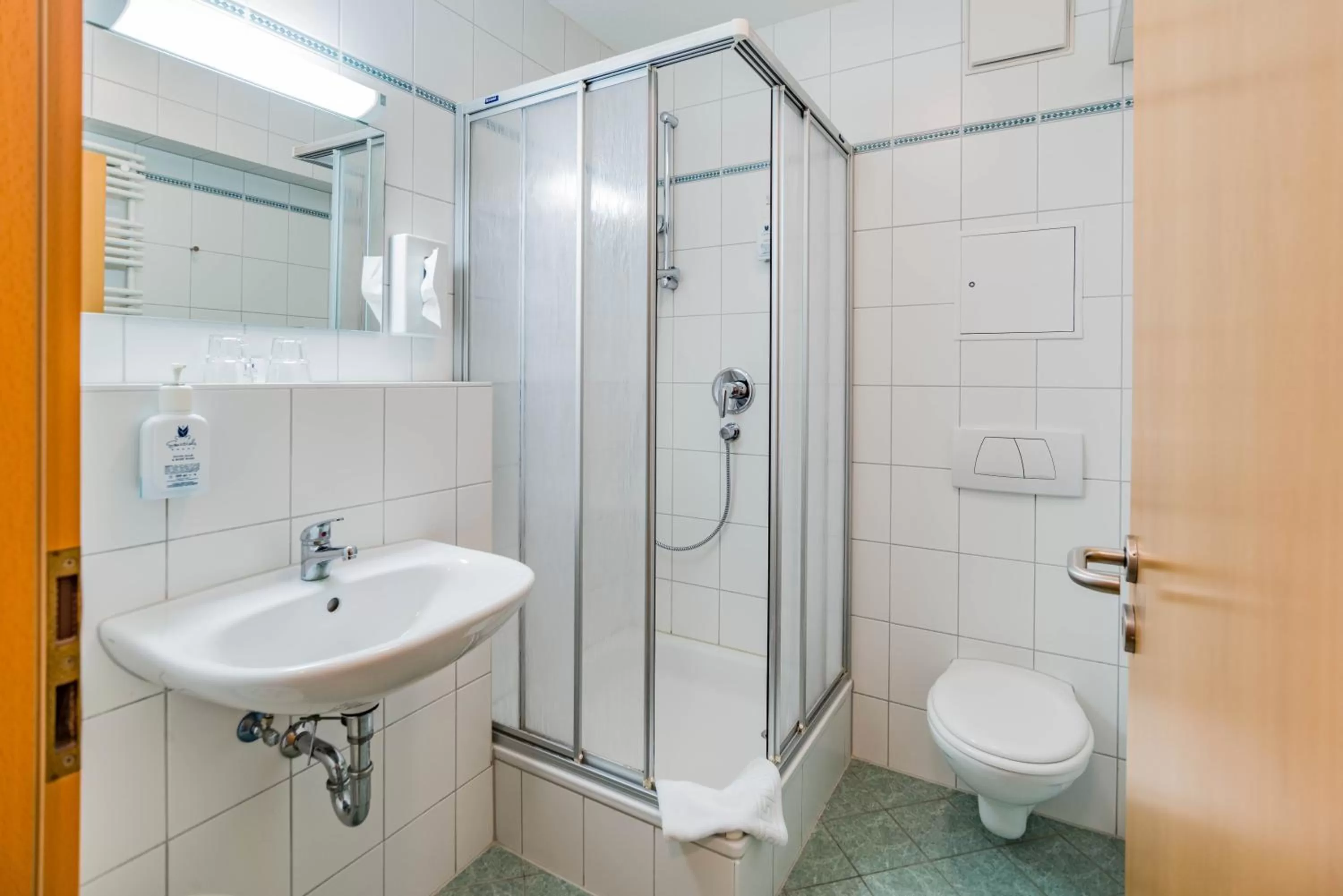 Photo of the whole room, Bathroom in Am Weststrand Apartmenthaus Waldeck