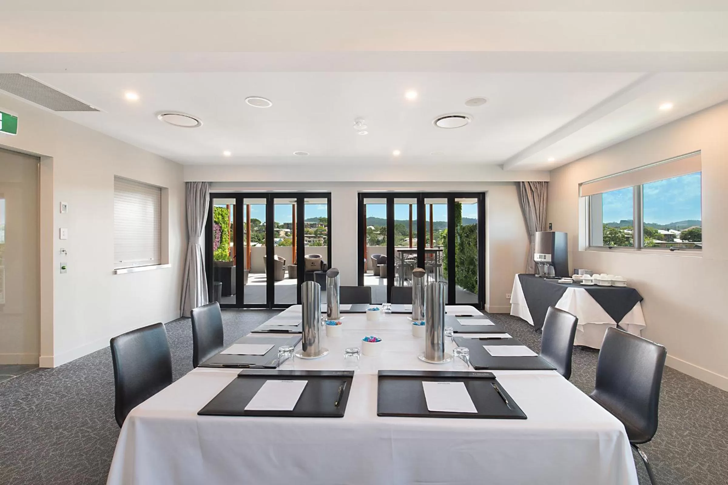 Meeting/conference room in Jephson Hotel & Apartments
