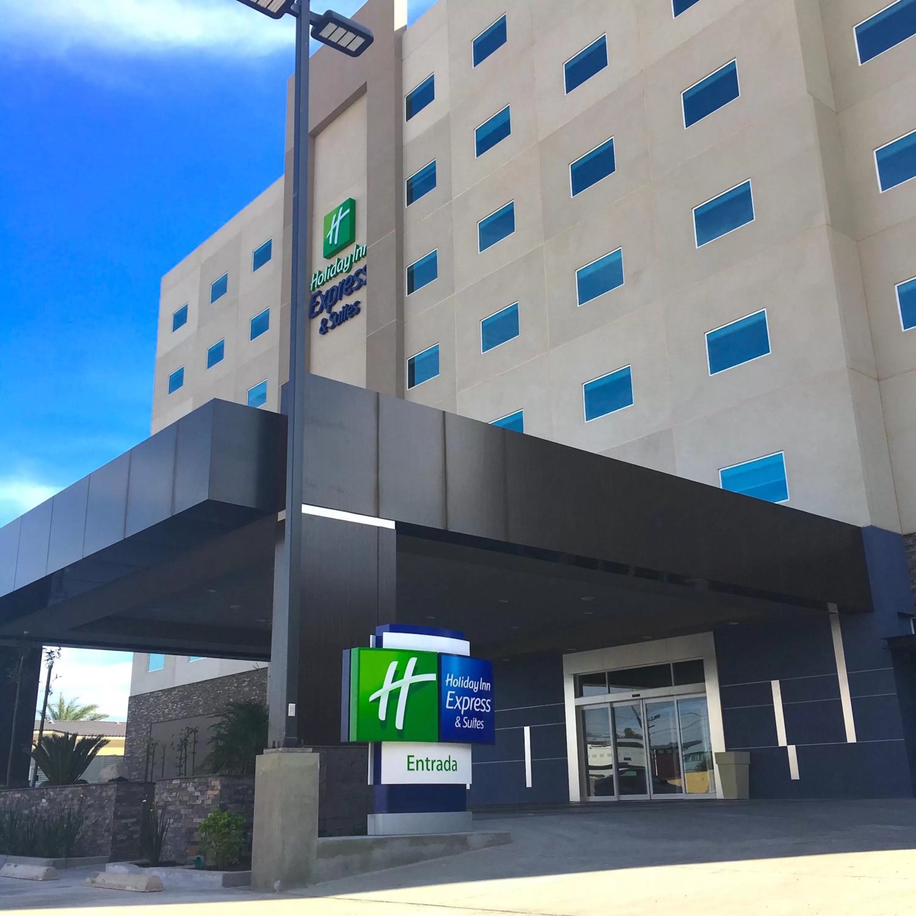 Property building in Holiday Inn Express & Suites Mexicali by IHG