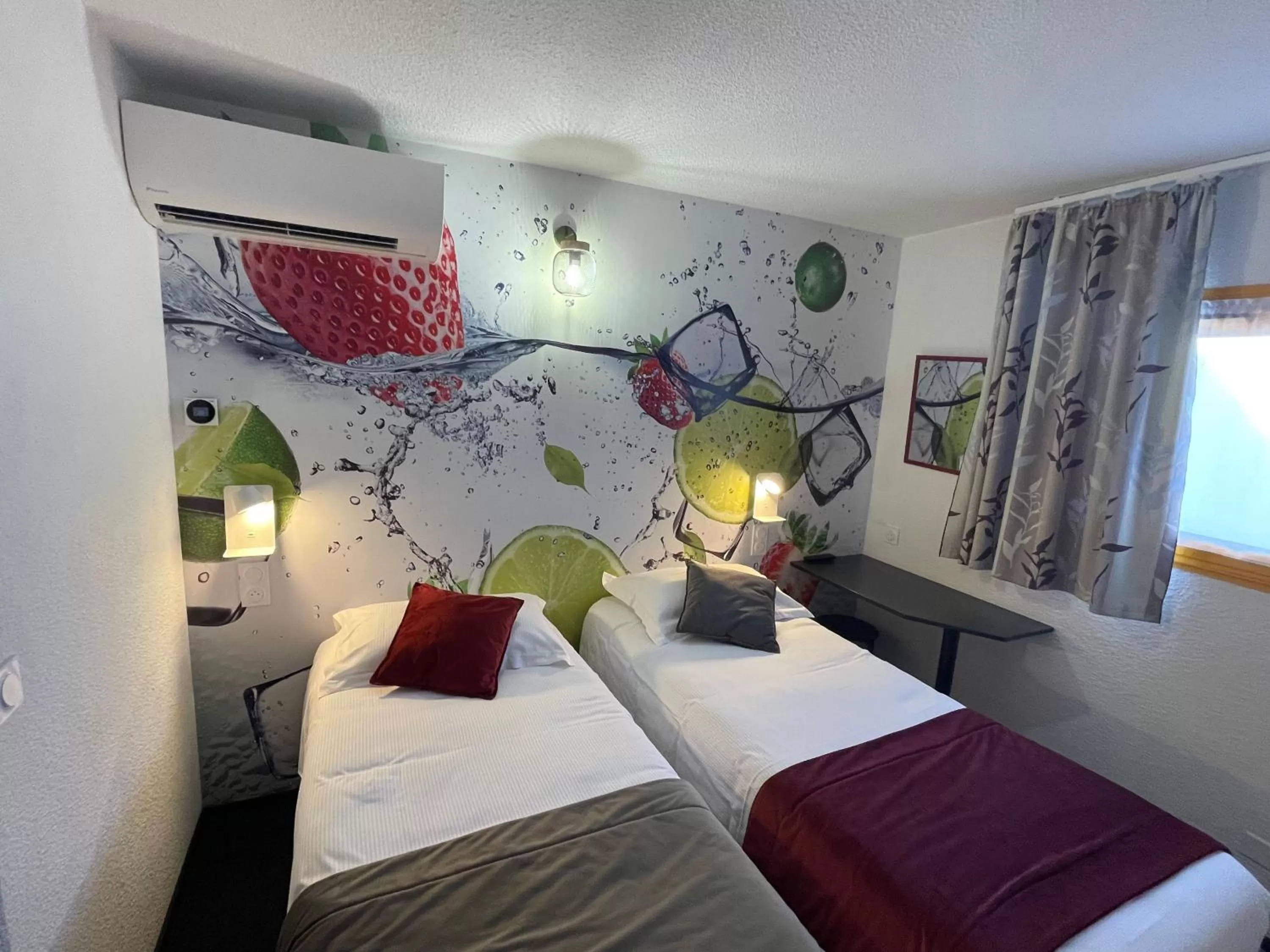 Bed in Hôtel The Originals Access, Bourges Nord Saint-Doulchard