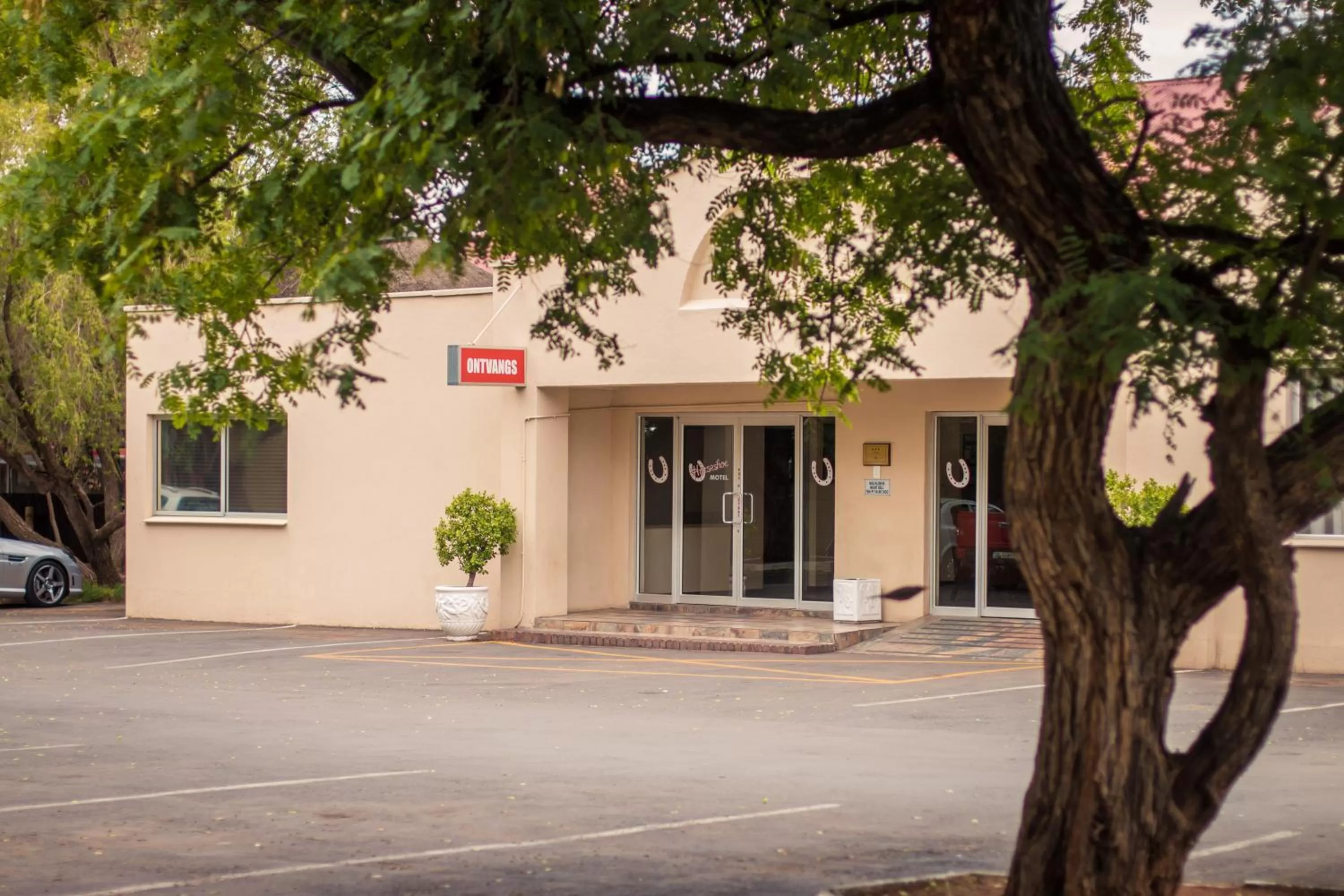 Property building in Horseshoe Inn and Conference Center