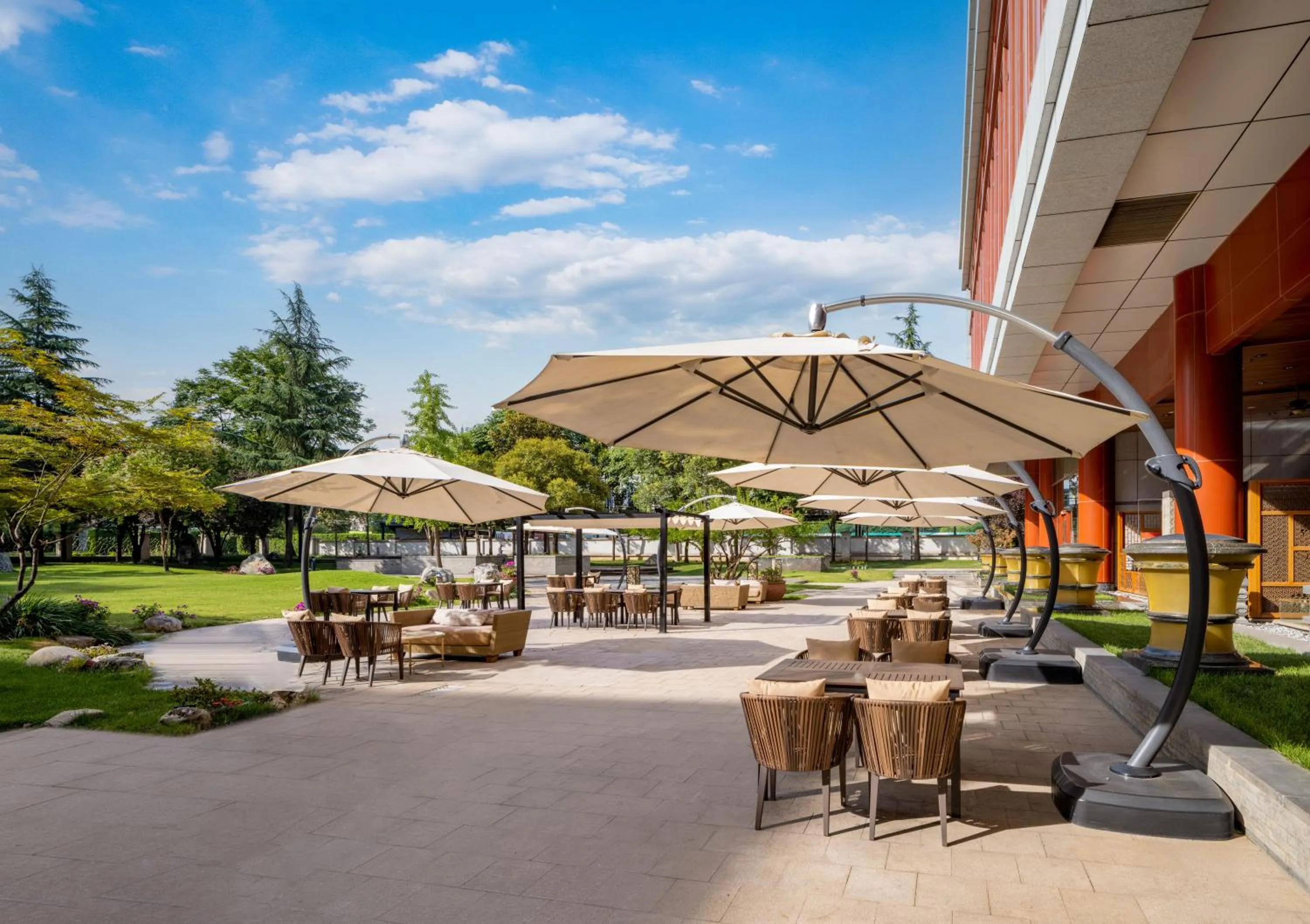 Restaurant/places to eat in Shangri-La Xian