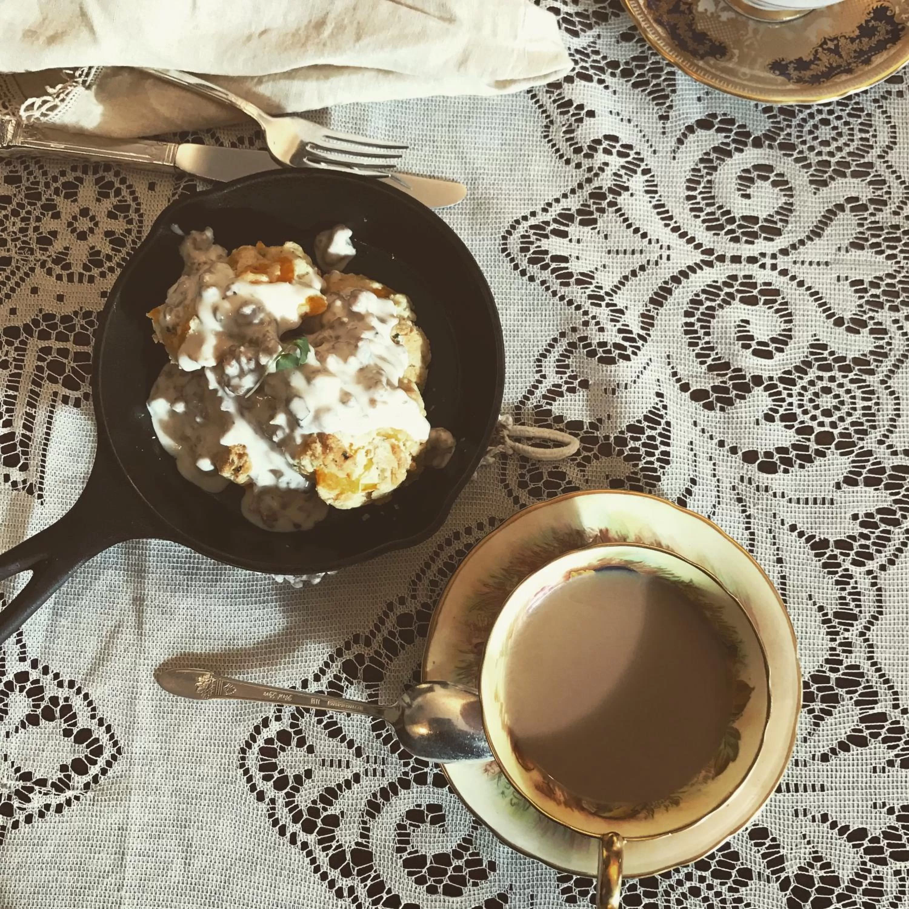 Breakfast in The Borland House Inn