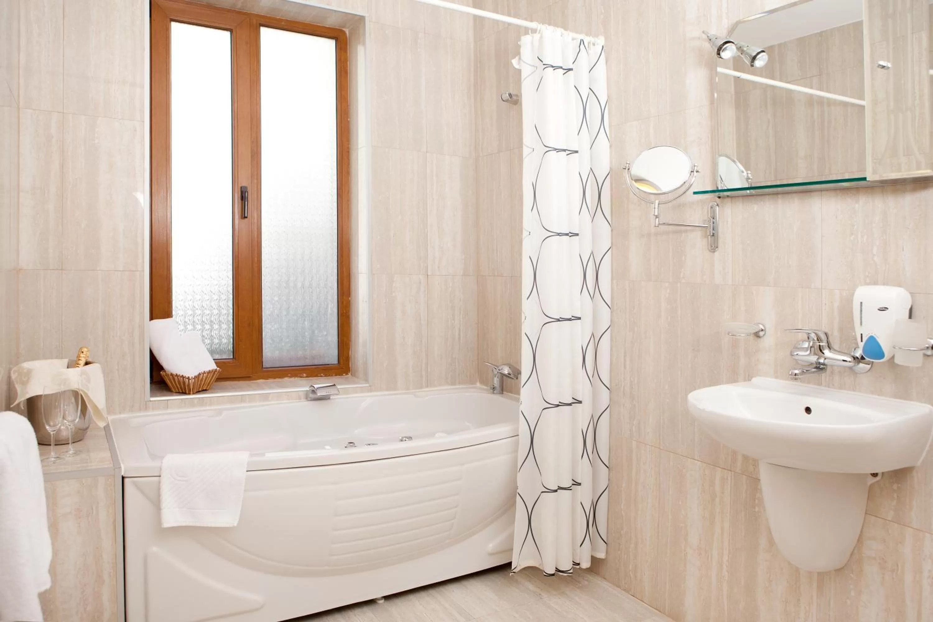 Shower in Hotel Niky