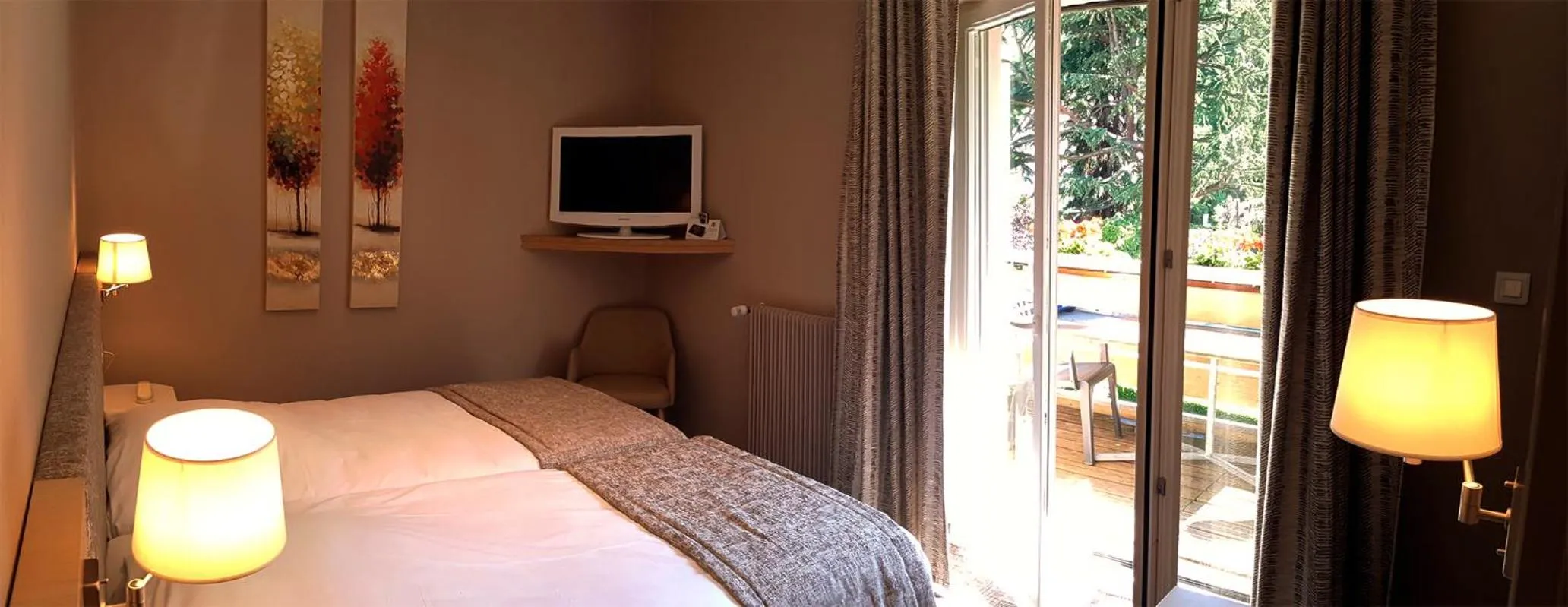 Bedroom, Bed in Hotel Les Remparts