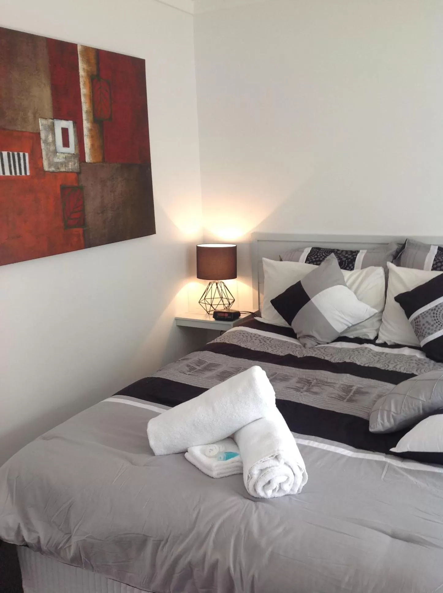 Bed in Motel Farnboro