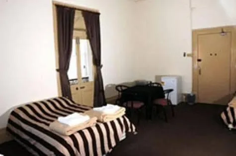 Photo of the whole room, Bed in Hotel Metropolitan