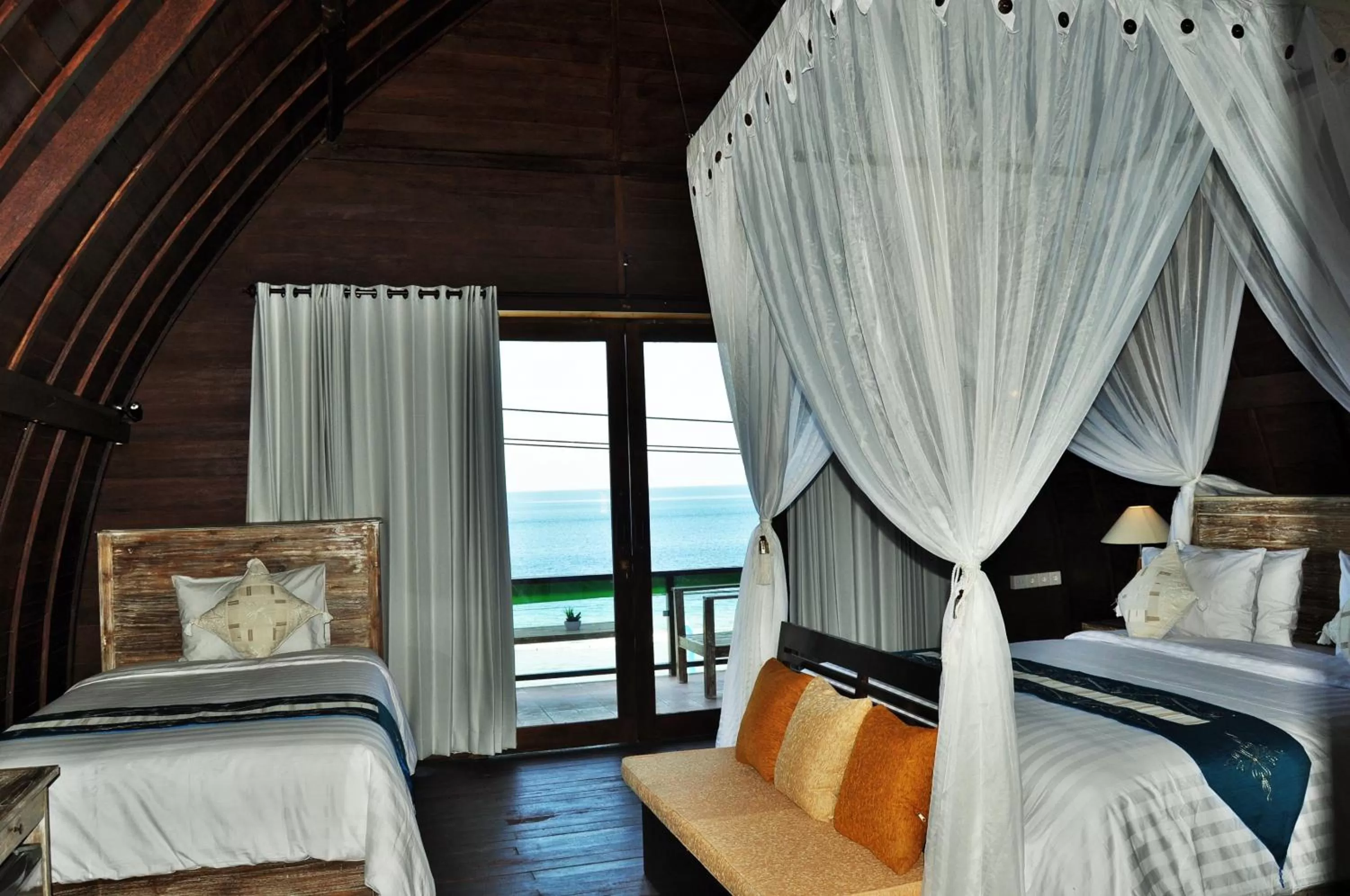 TV and multimedia, Bed in Ocean Terrace Suite And Spa Luxury