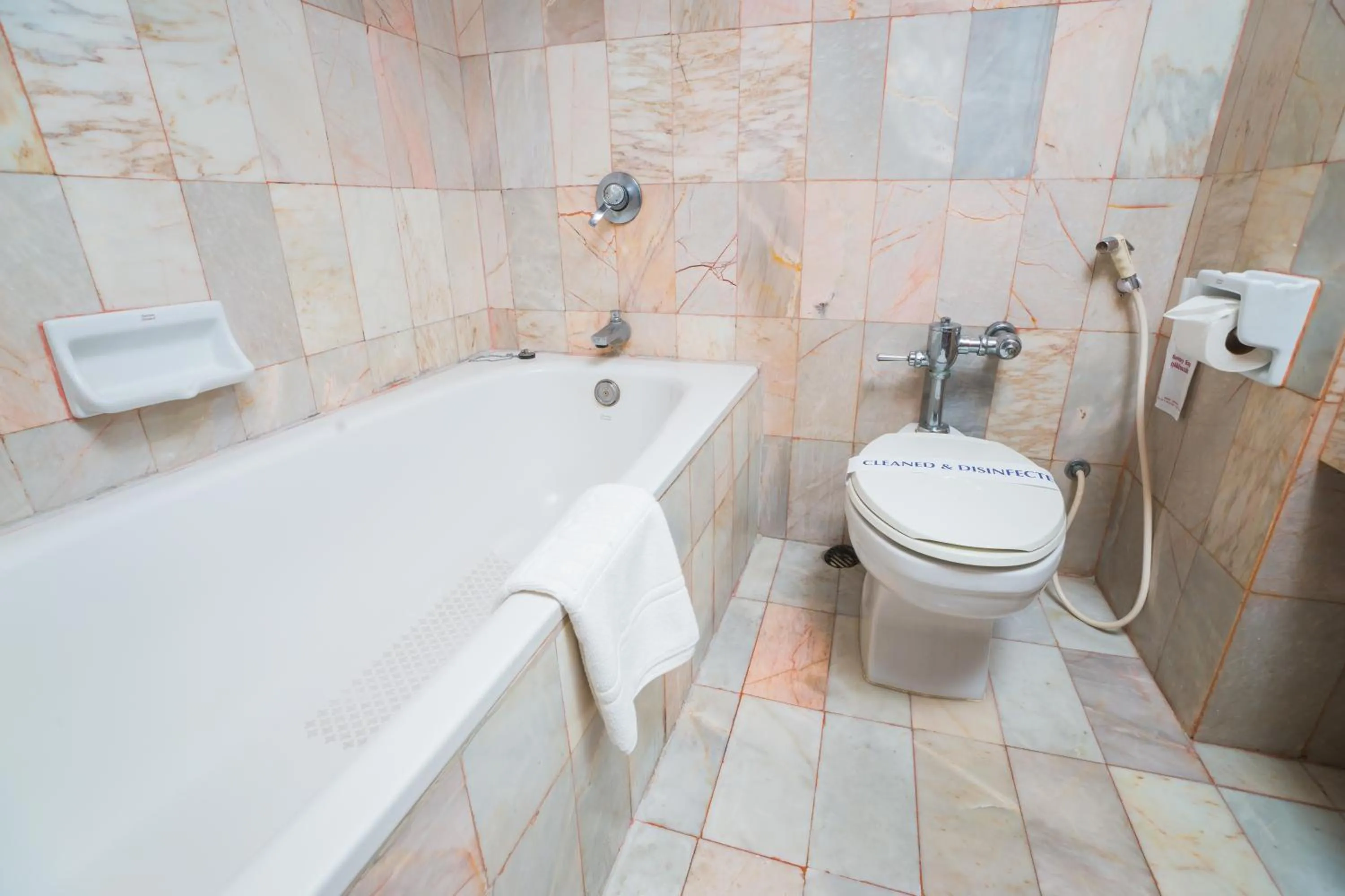 Bathroom in Elizabeth Hotel