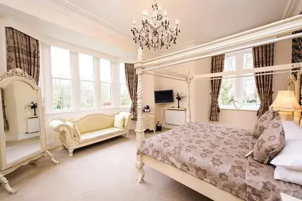 Feature Room in The Old Lodge Feature Room in The Old Lodge