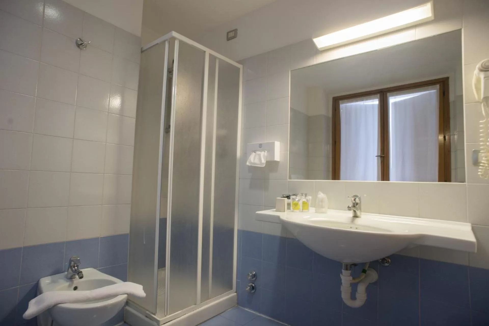 Shower in Hotel Miramonti