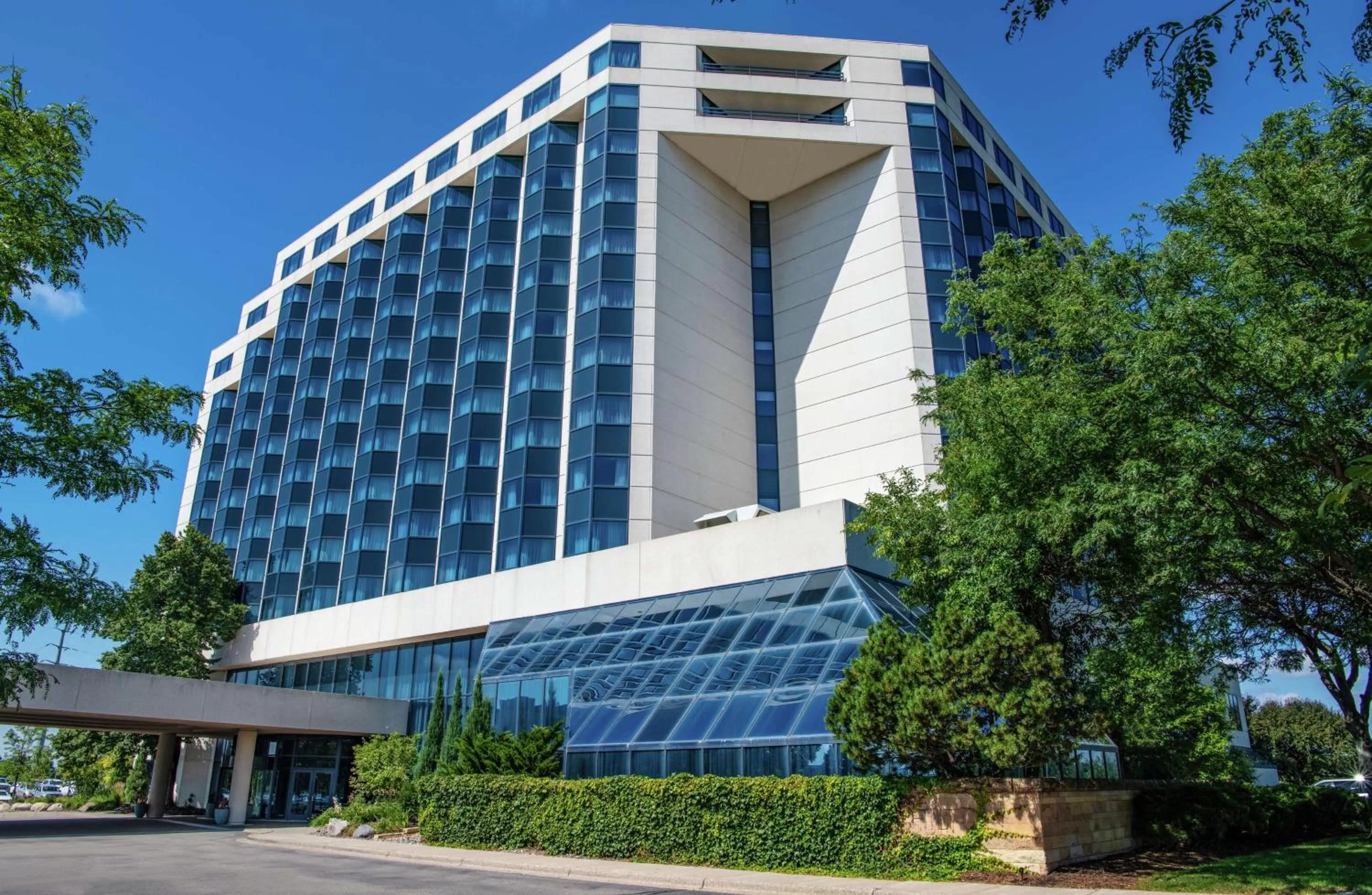 Property building in Hilton Minneapolis-St Paul Airport