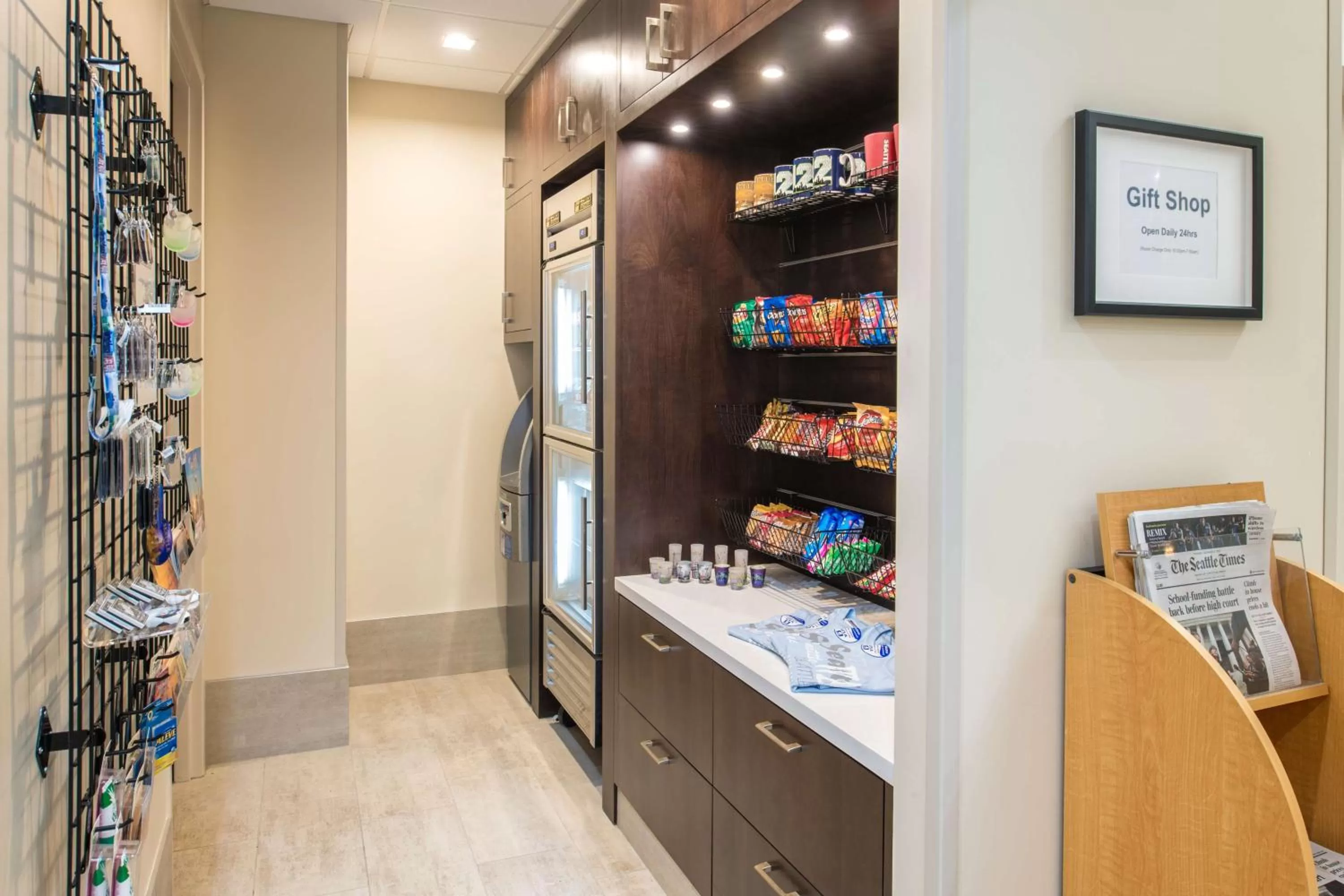 On-site shops in Embassy Suites By Hilton Seattle - Tacoma International Airport