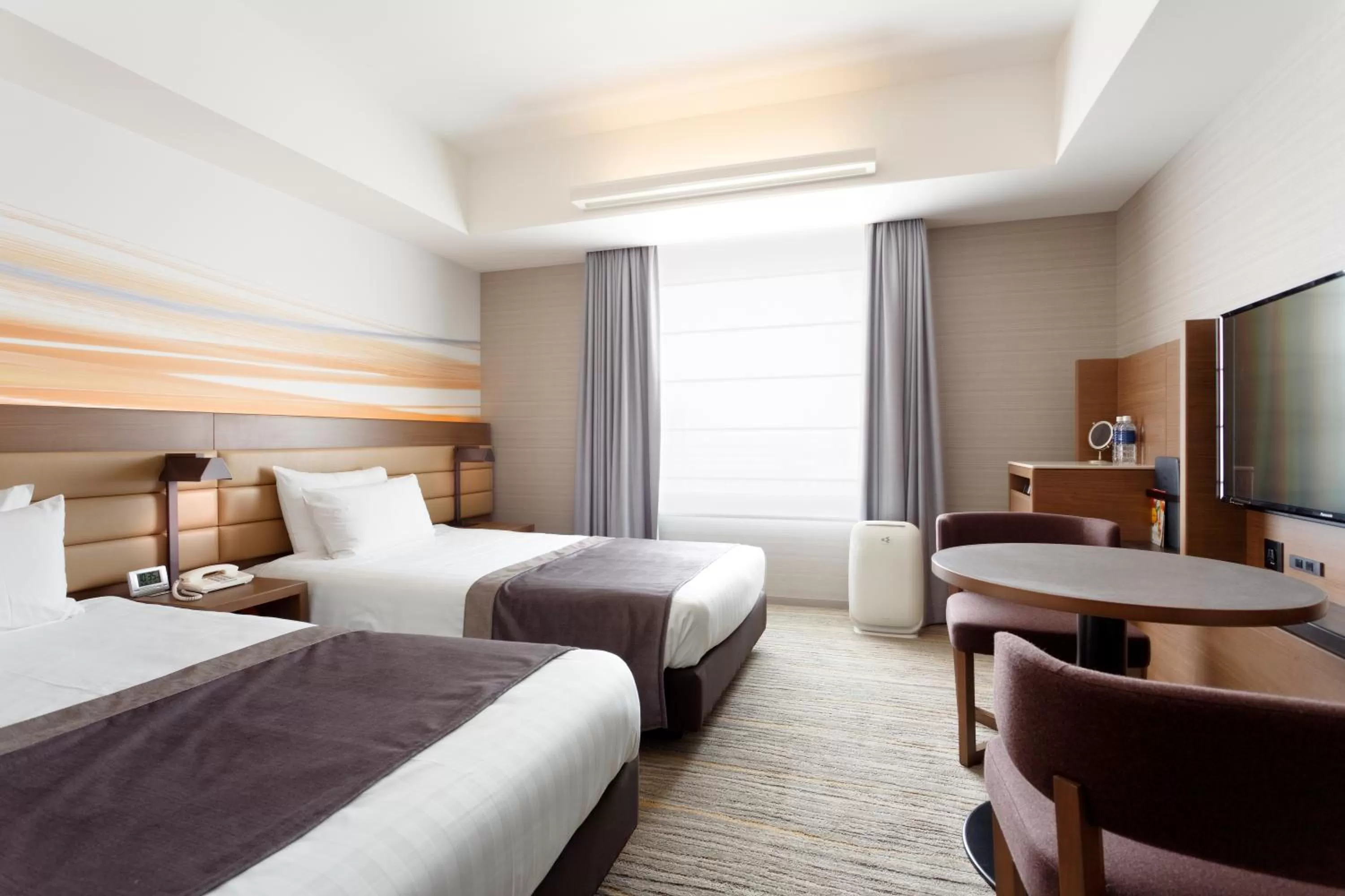 Photo of the whole room, Bed in Haneda Excel Hotel Tokyu Haneda Airport Terminal 2