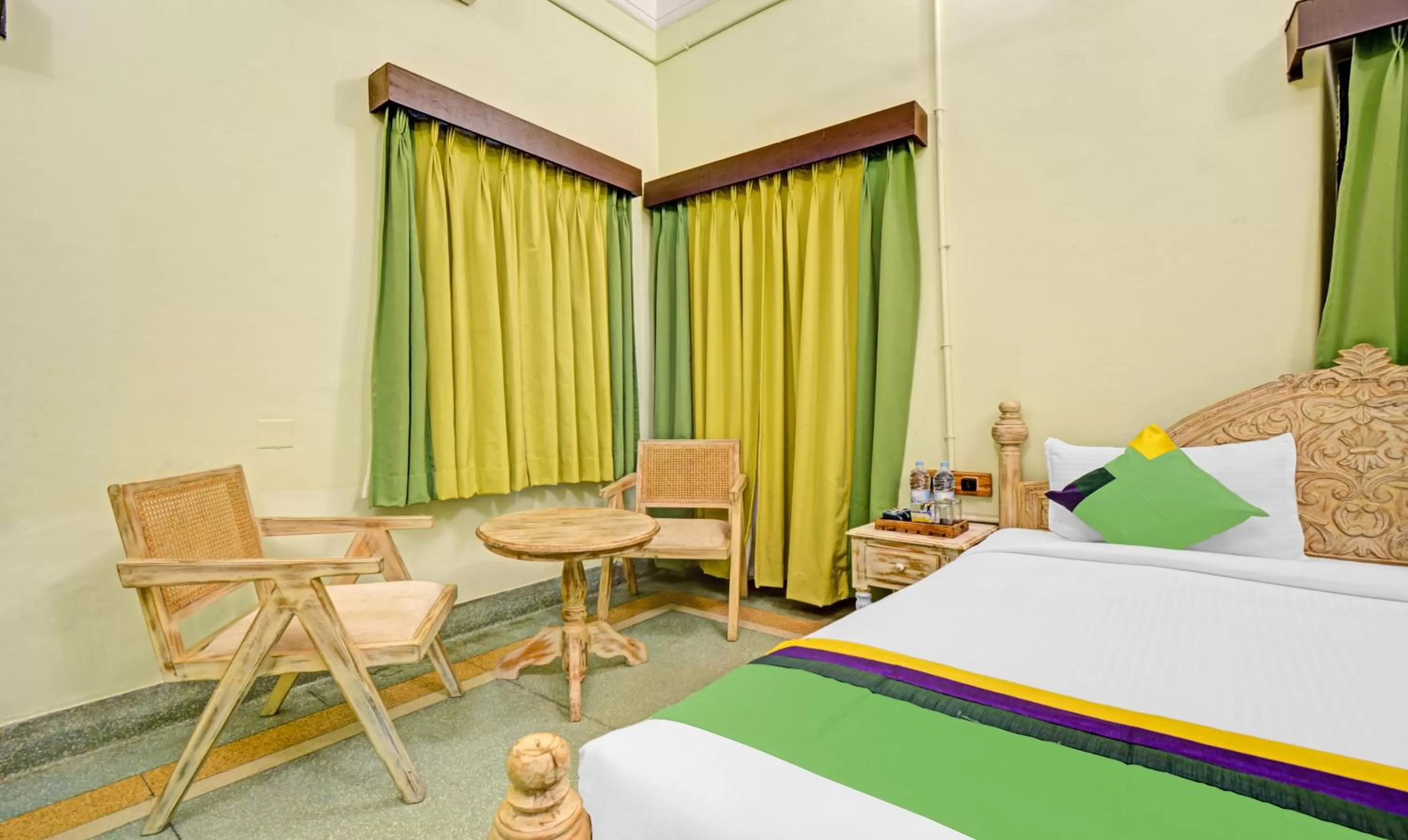 Bed in Treebo The Regal House, Near Fateh Sagar Lake