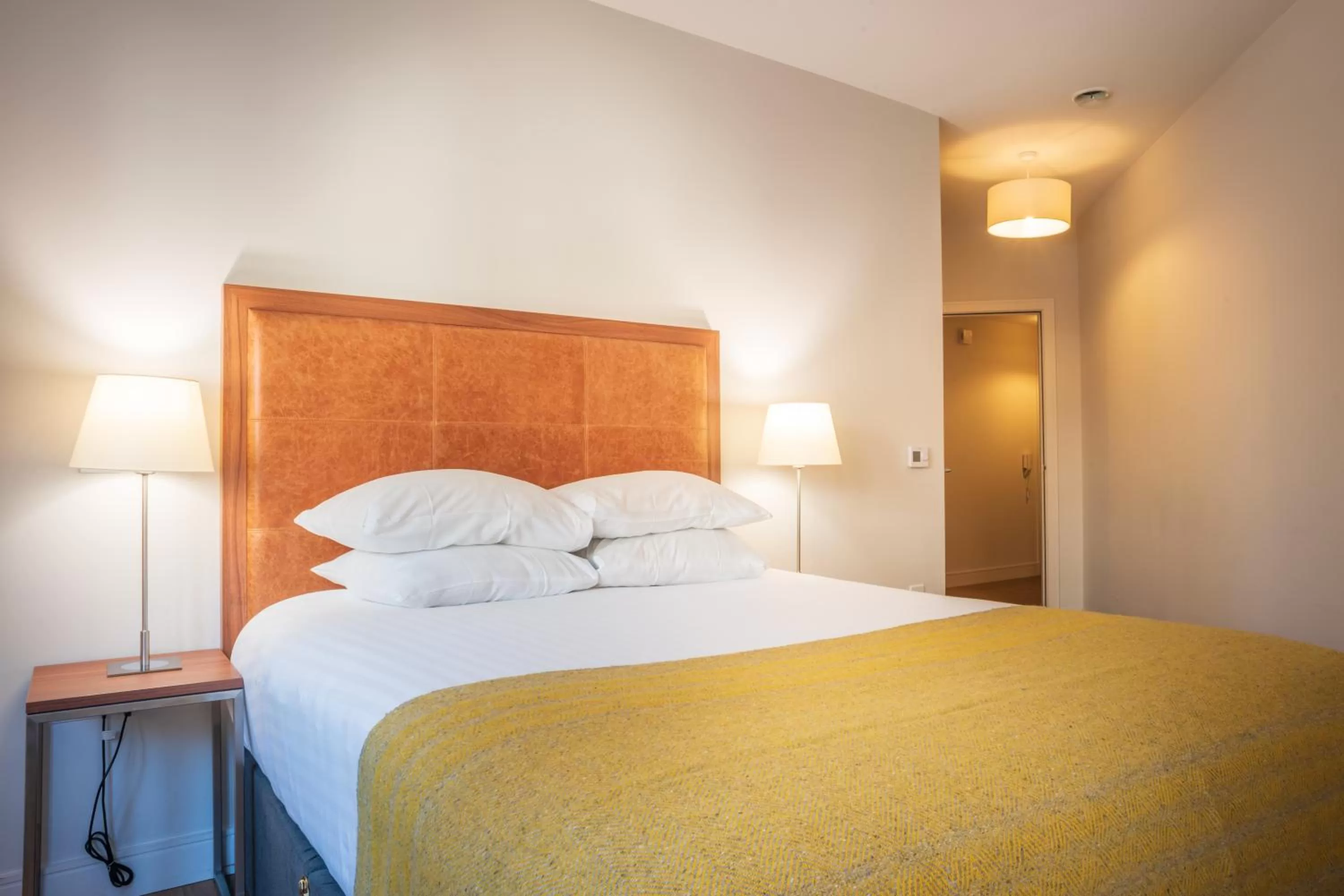 Bedroom, Bed in PREMIER SUITES PLUS Glasgow Bath Street