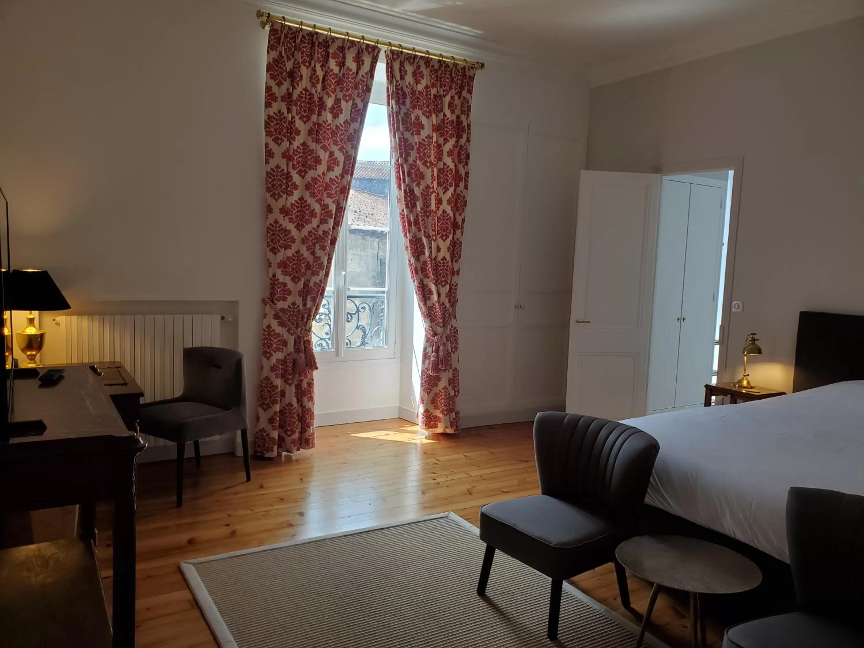 Photo of the whole room, Seating Area in Logis des Tourelles