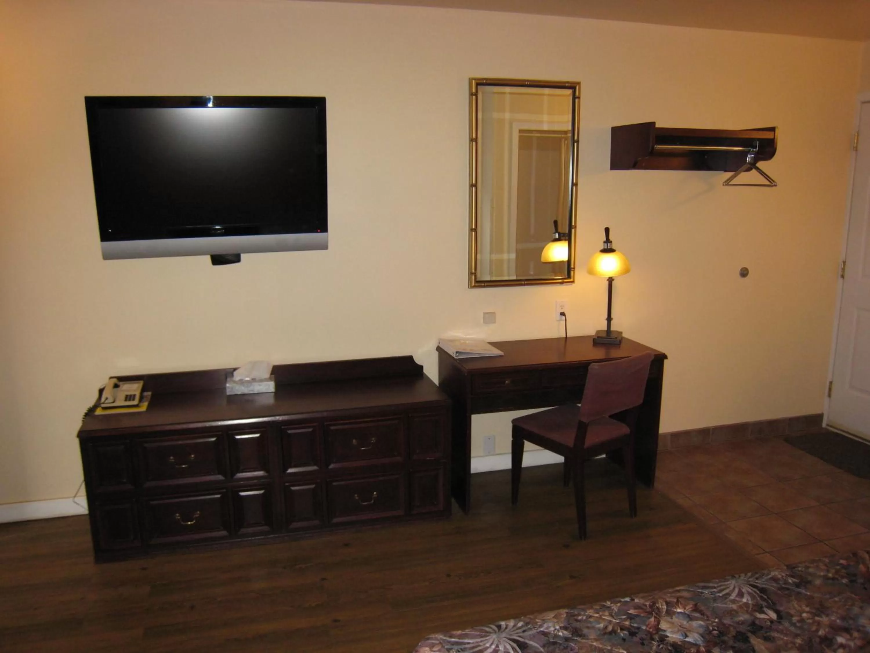 Decorative detail in Johnny's Motel