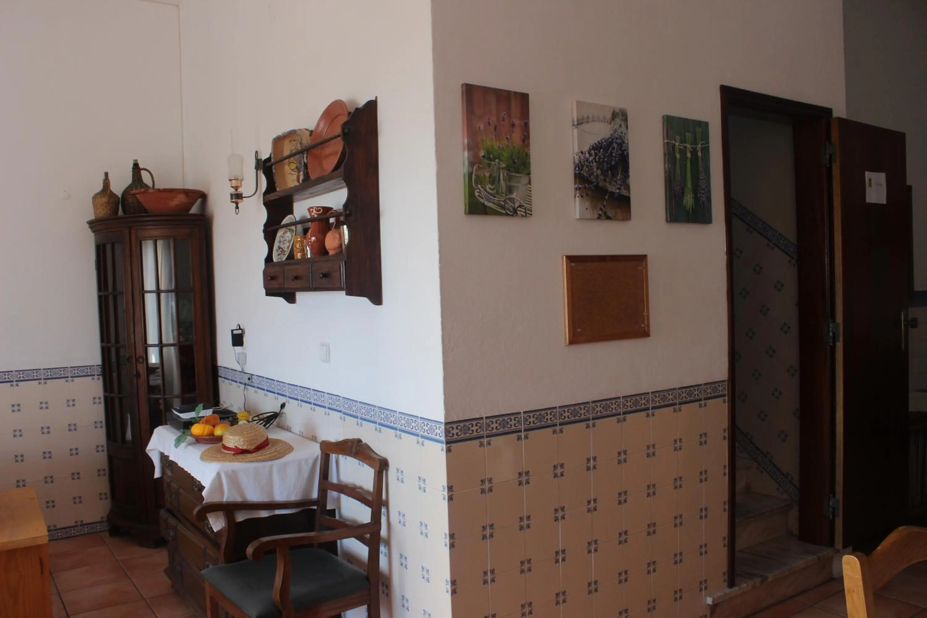 Lounge or bar in Ericeira Chill Hill Hostel & Private Rooms - Peach Garden