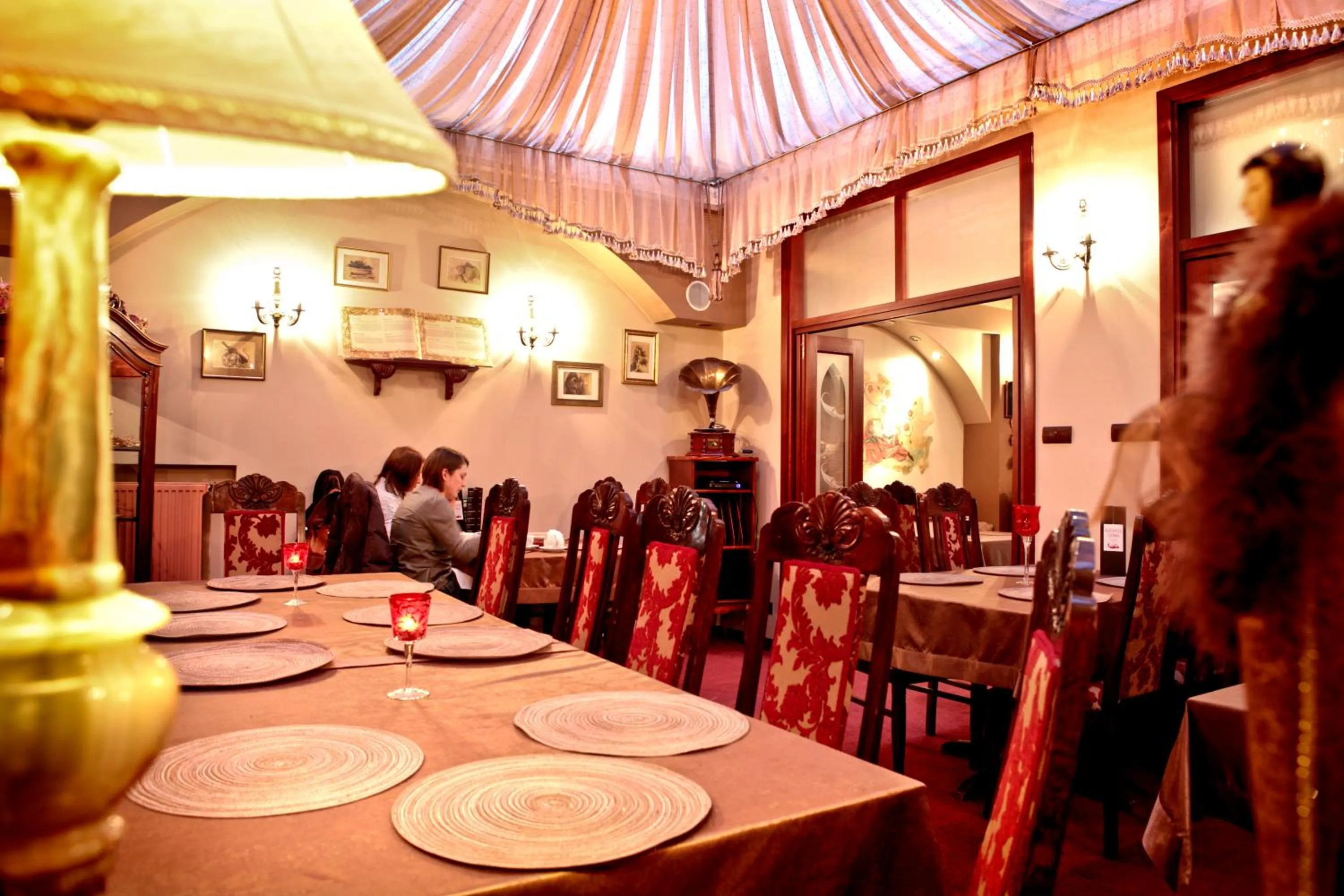 Restaurant/places to eat in Gotyk