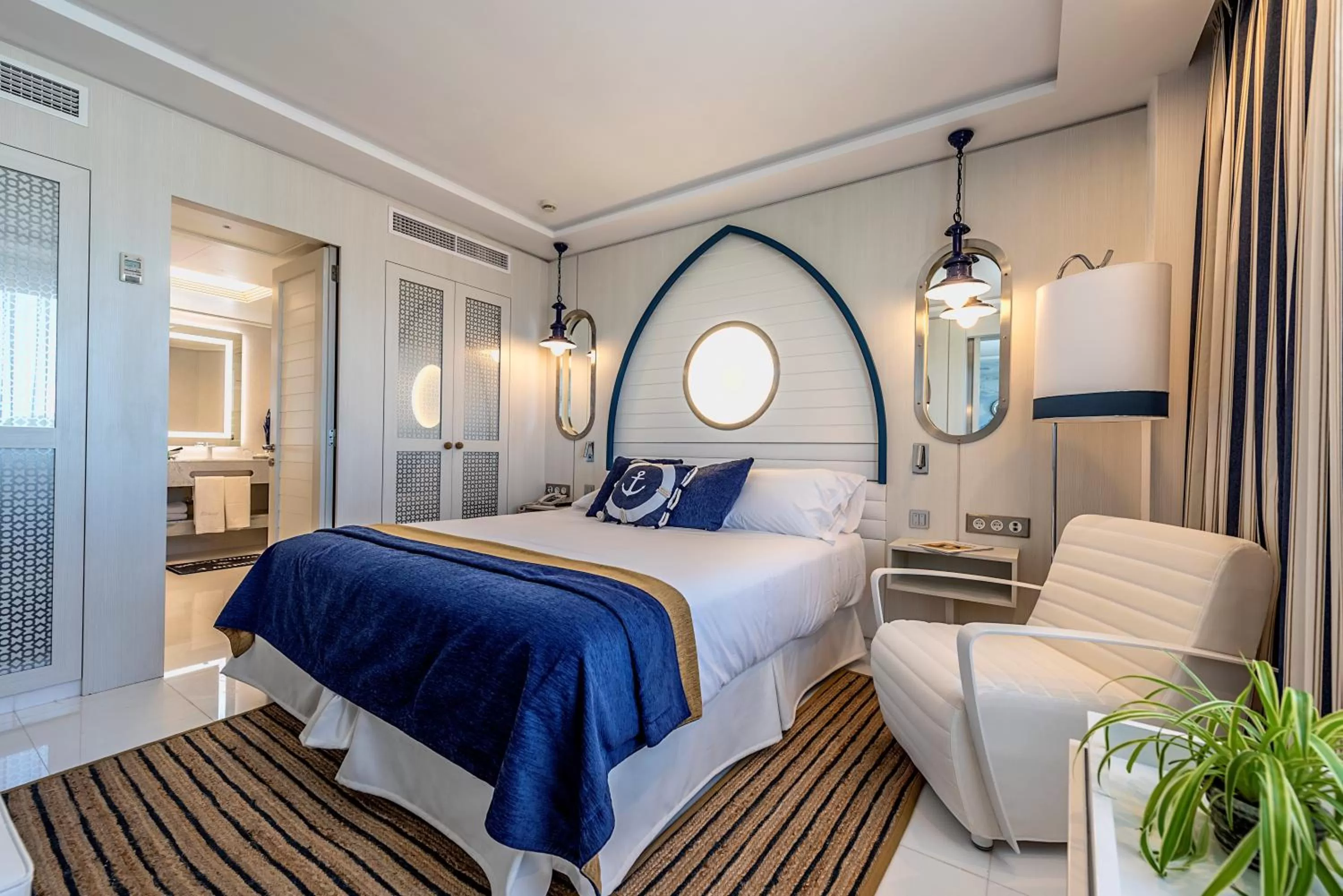 Bedroom, Bed in Santemar