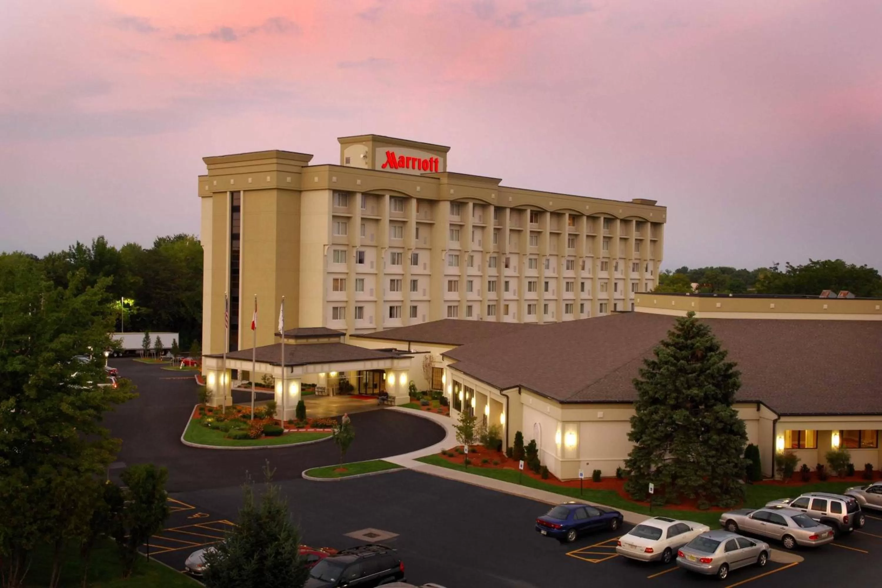 Property building in Rochester Airport Marriott