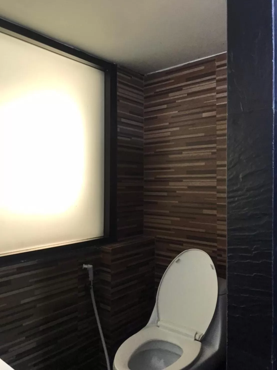 Rod Fai Fah Apartment