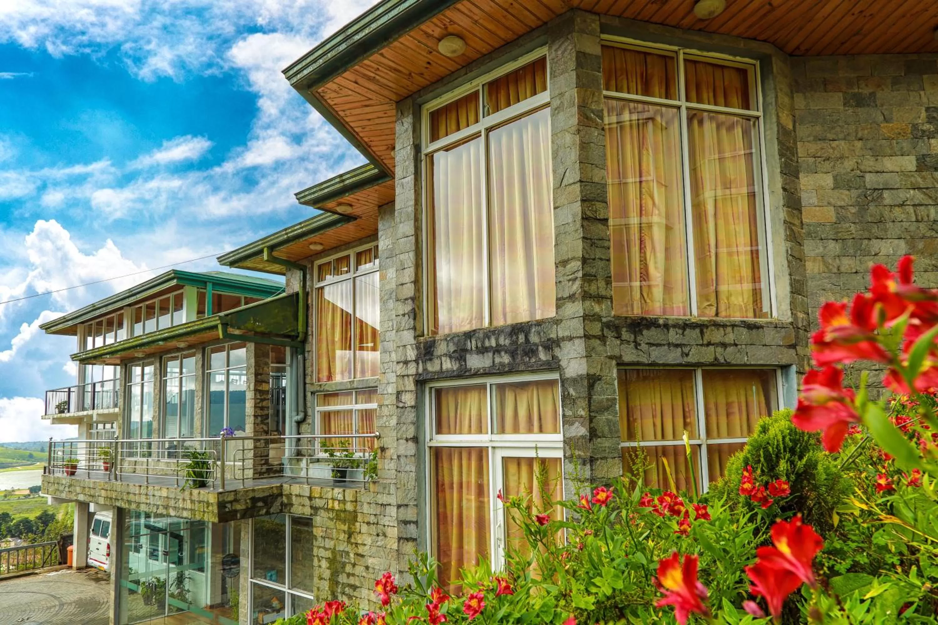 Facade/entrance in Oak Ray Summer Hill Breeze