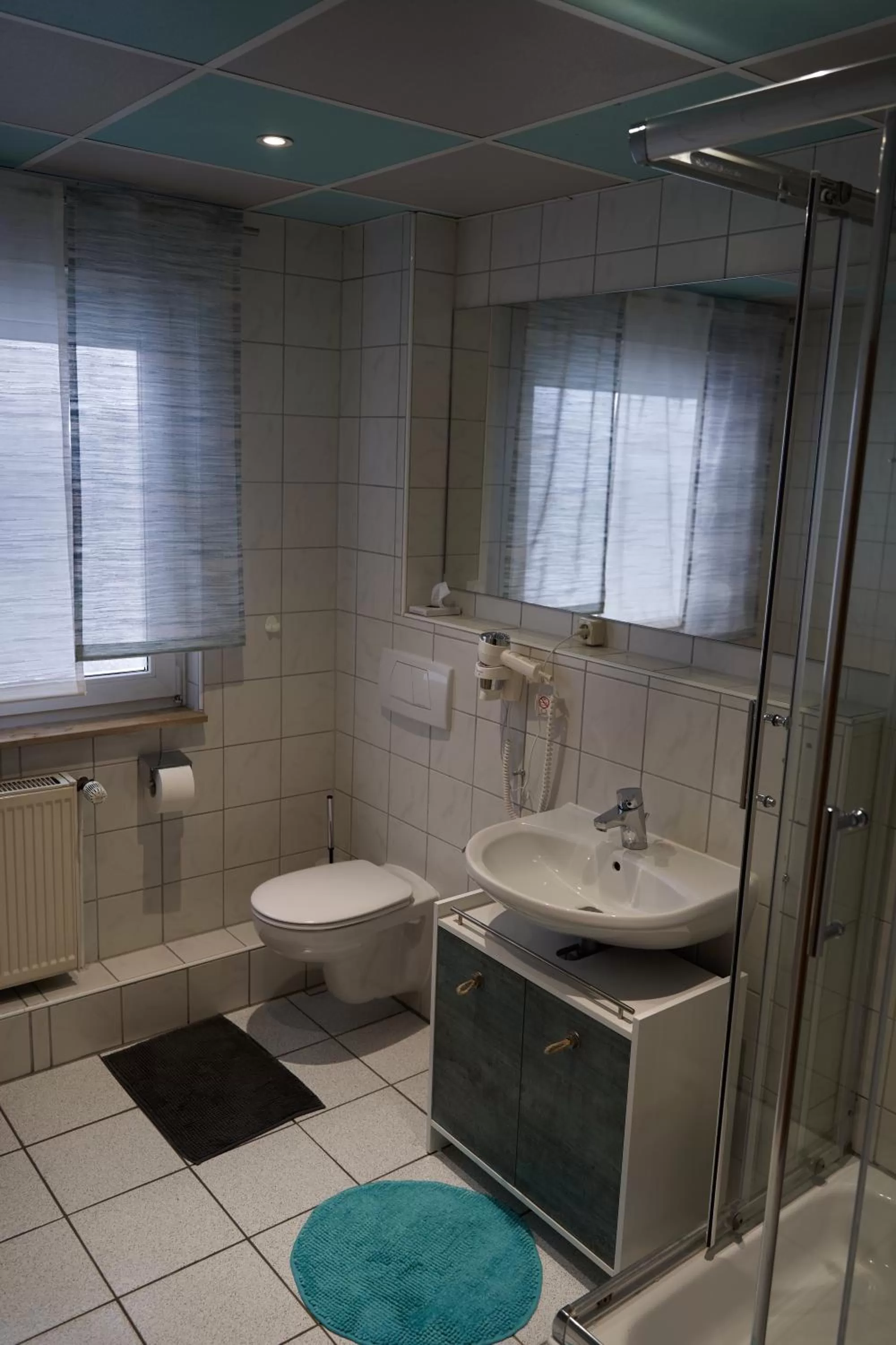 Shower in Hotel Auszeit im Euro Rastpark Guxhagen