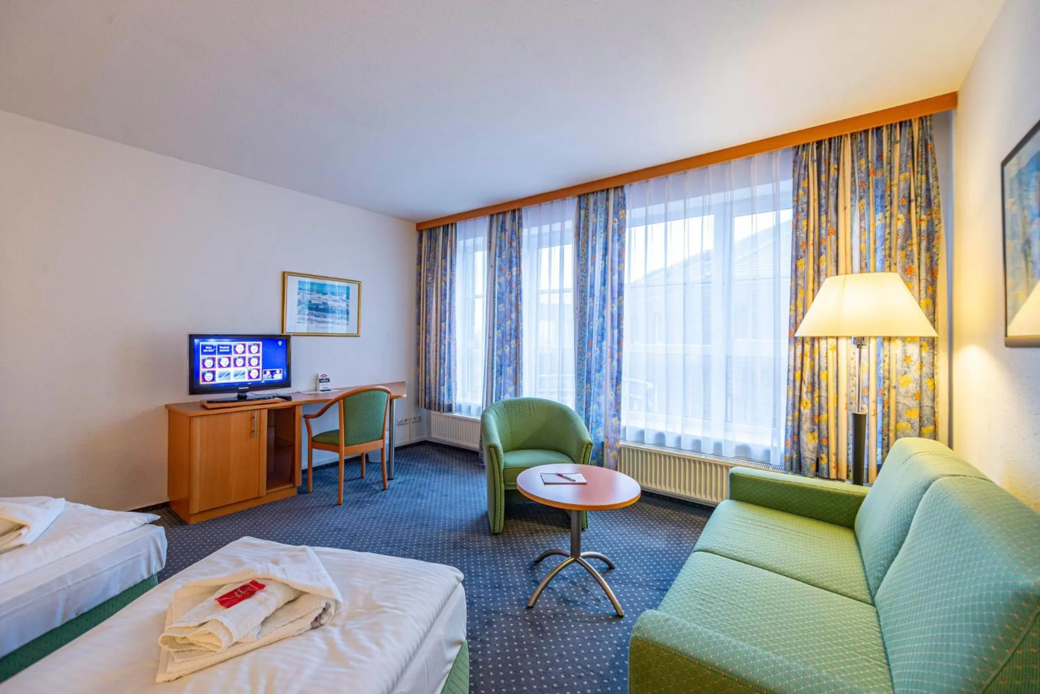 Photo of the whole room, Bed in Hotel Rostock West im "Kritzmow Park"