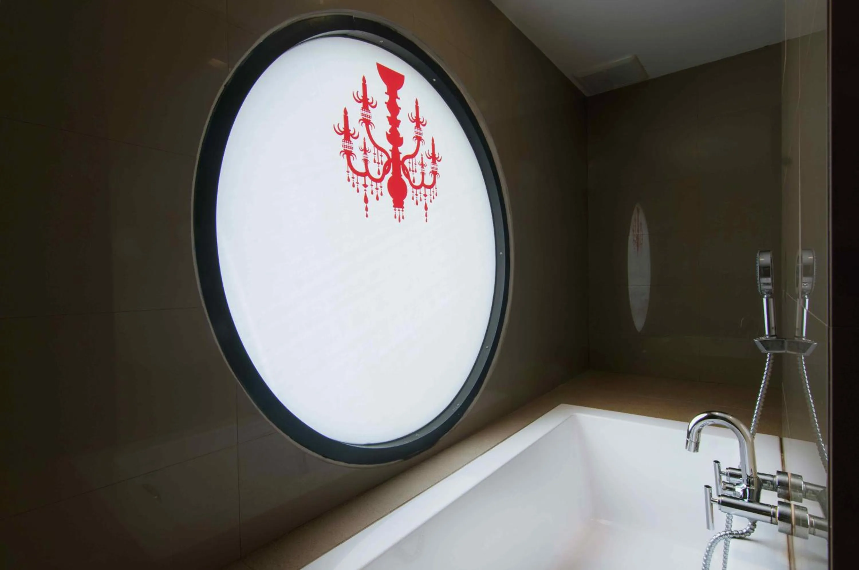 Shower in The Phoenix Hotel Bangkok - Suvarnabhumi Airport