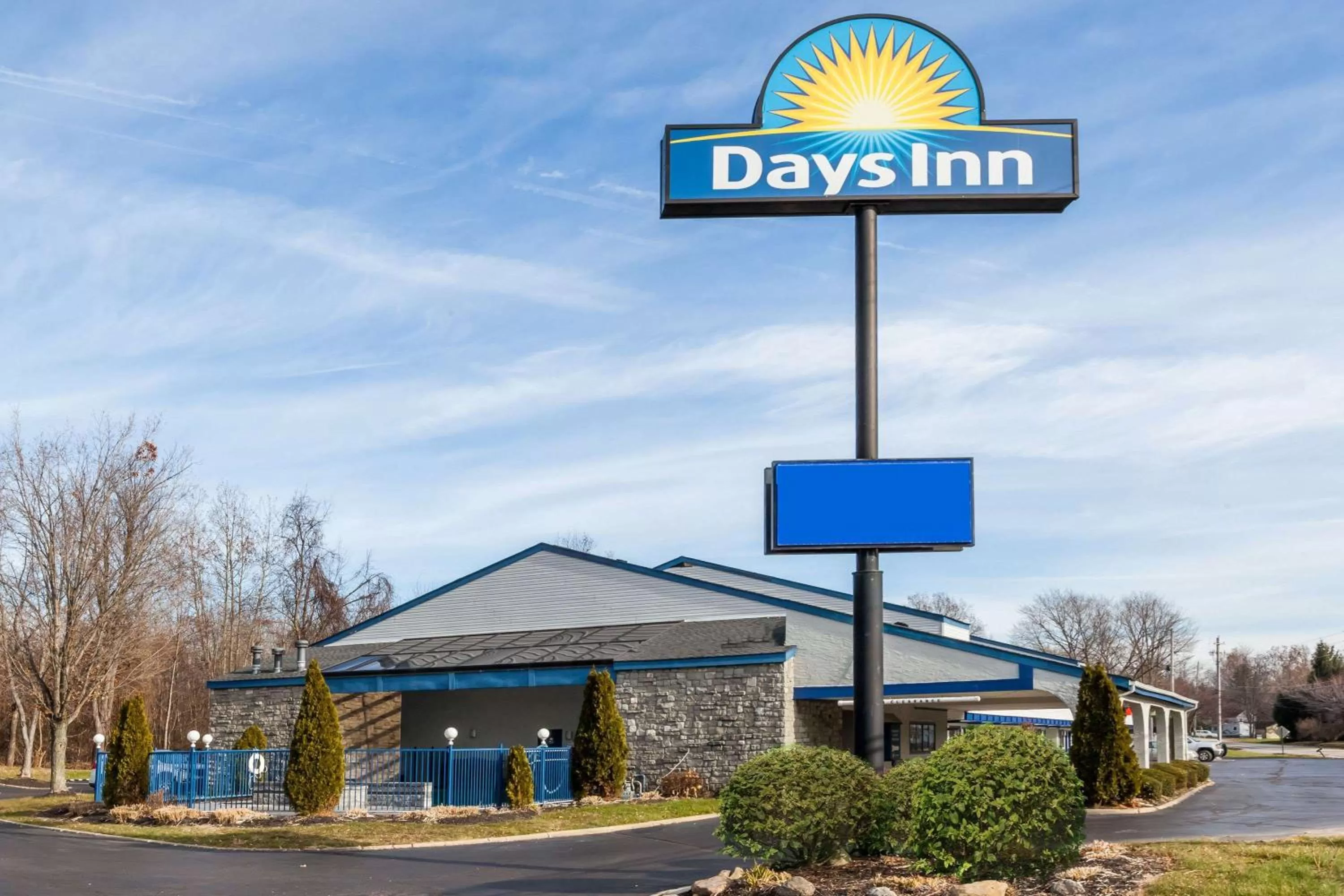 Property building in Days Inn by Wyndham Kent - Akron