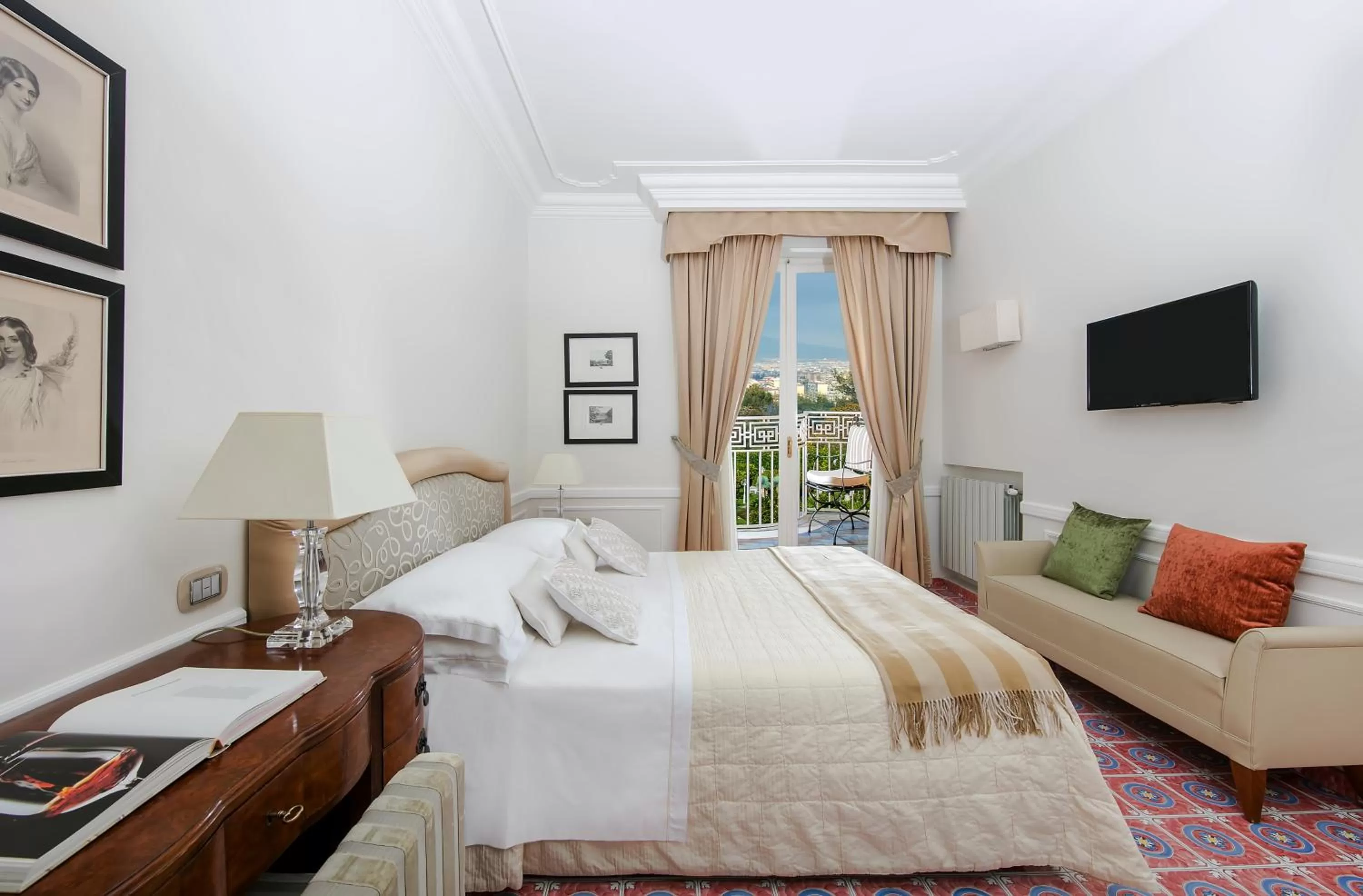 Bed in La Medusa Hotel - Dimora di Charme