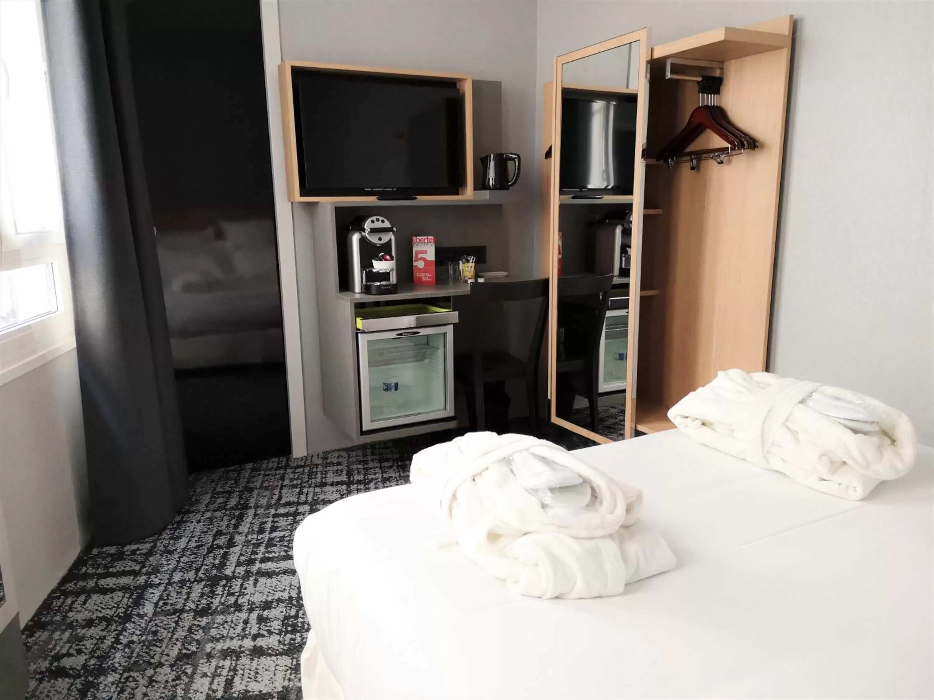 Bed in Libertel Gare Du Nord Suede